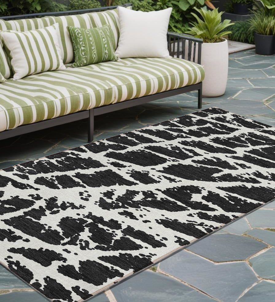 8 Runner Black and White Abstract Washable Non Skid Indoor Outdoor Runner Rug