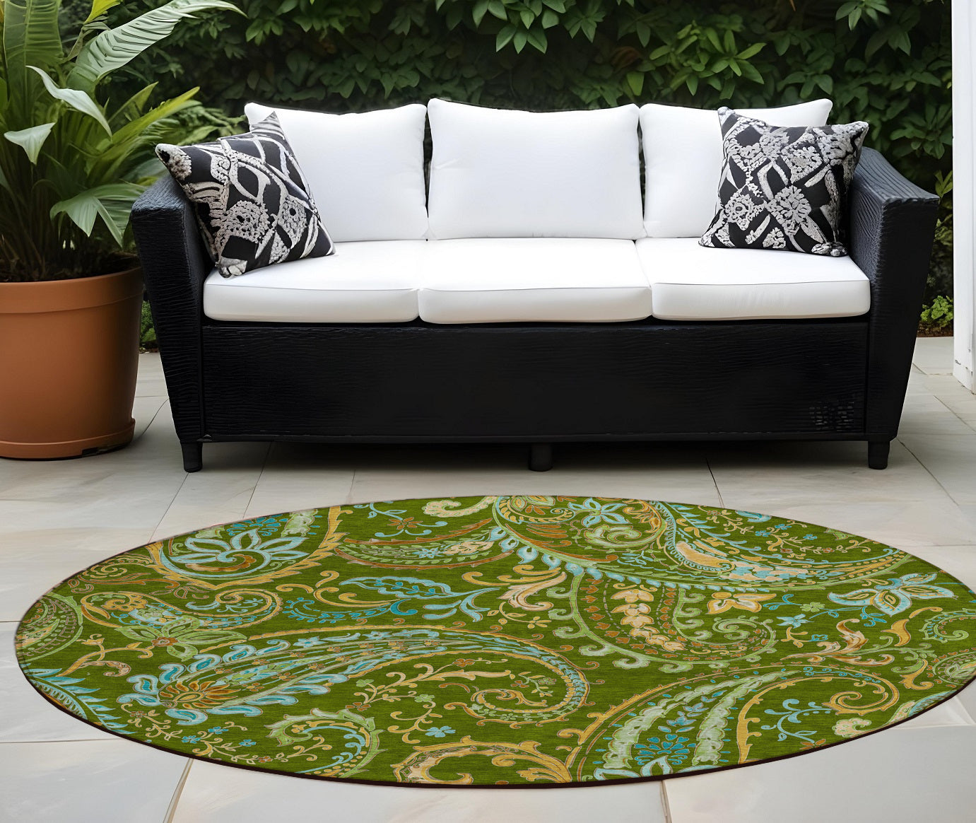 8 Round Green Round Paisley Washable Non Skid Indoor Outdoor Area Rug