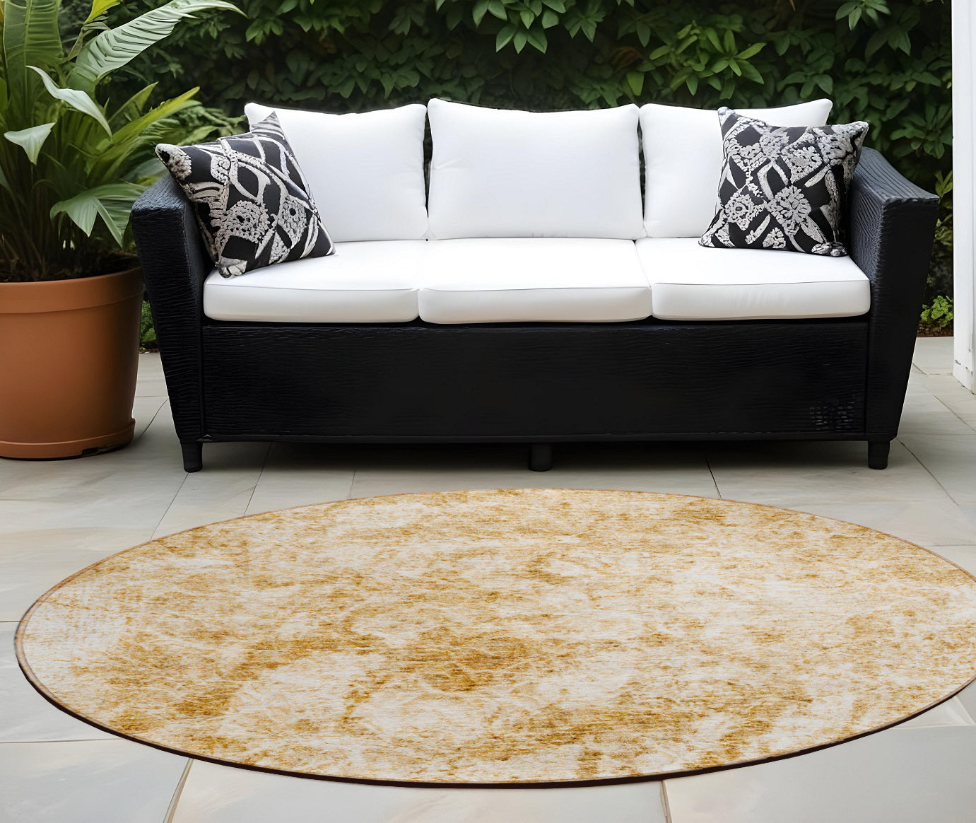 8 Round Cream and Gold Round Abstract Washable Non Skid Indoor Outdoor Area Rug