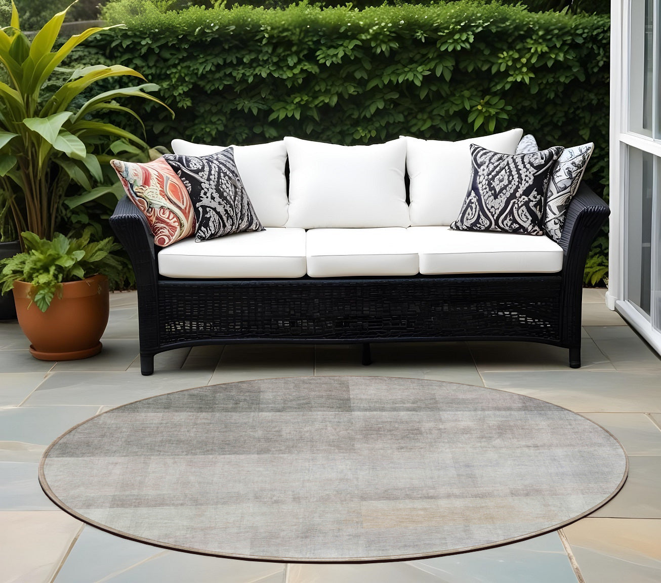 8 Round Taupe Round Ombre Washable Non Skid Indoor Outdoor Area Rug