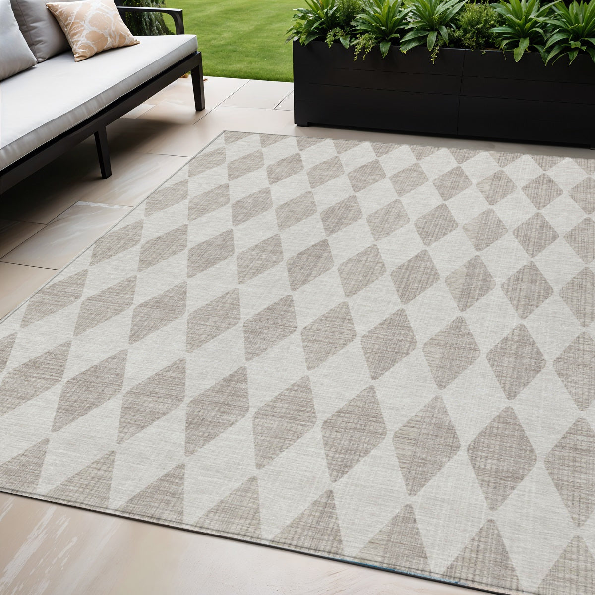 5 X 8 Beige Geometric Washable Indoor Outdoor Area Rug