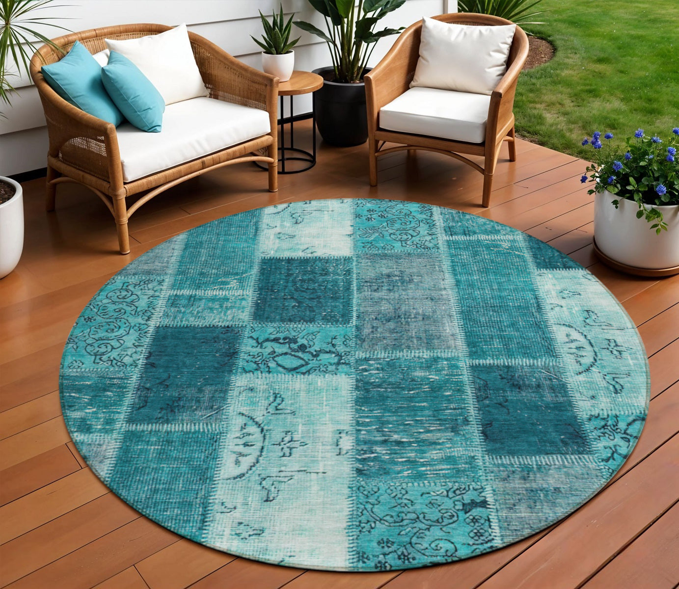8 Teal Blue Aqua And Turquoise Round Patchwork Washable Indoor Outdoor Area Rug