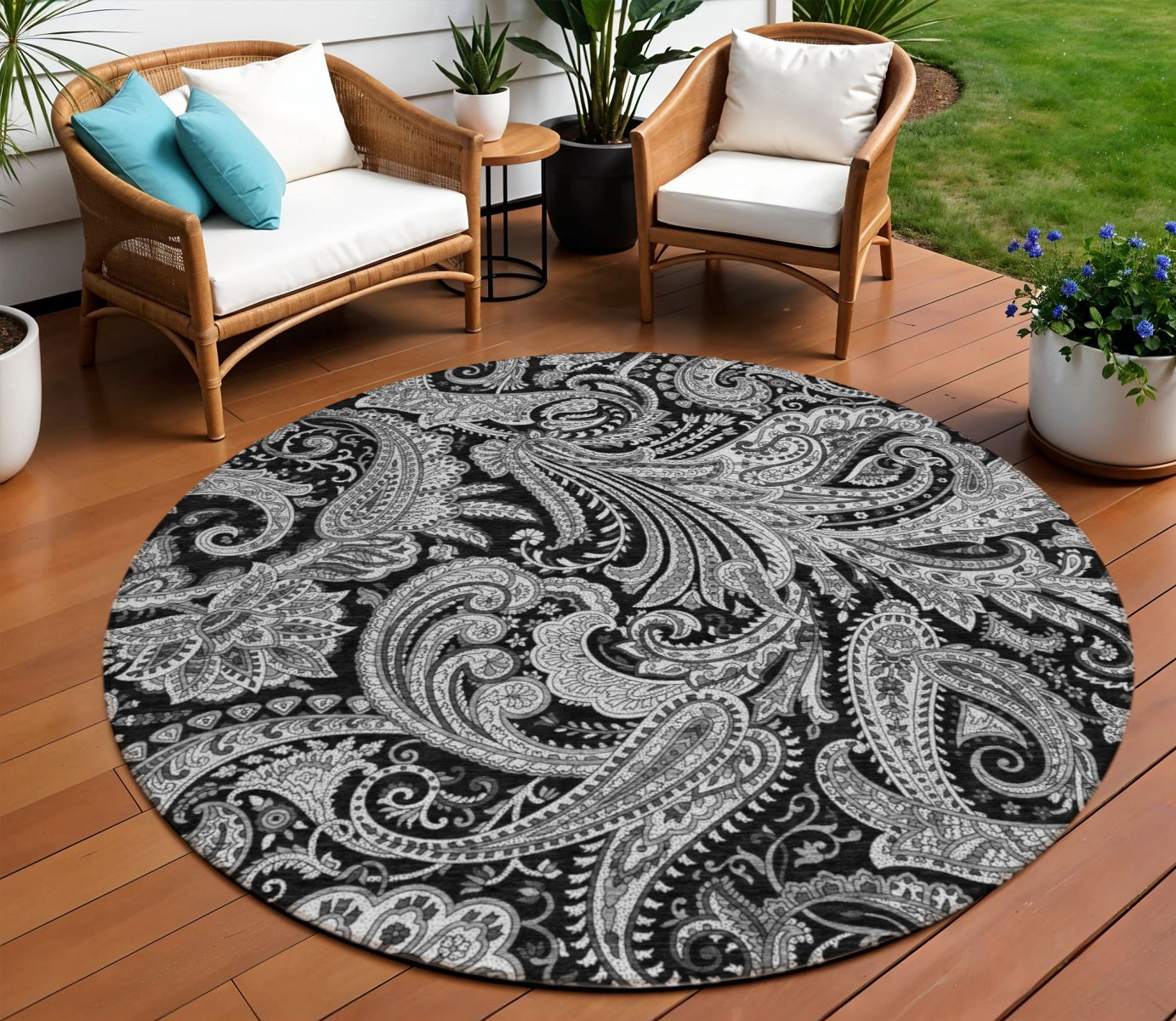 8 Black Gray And White Round Paisley Washable Indoor Outdoor Area Rug