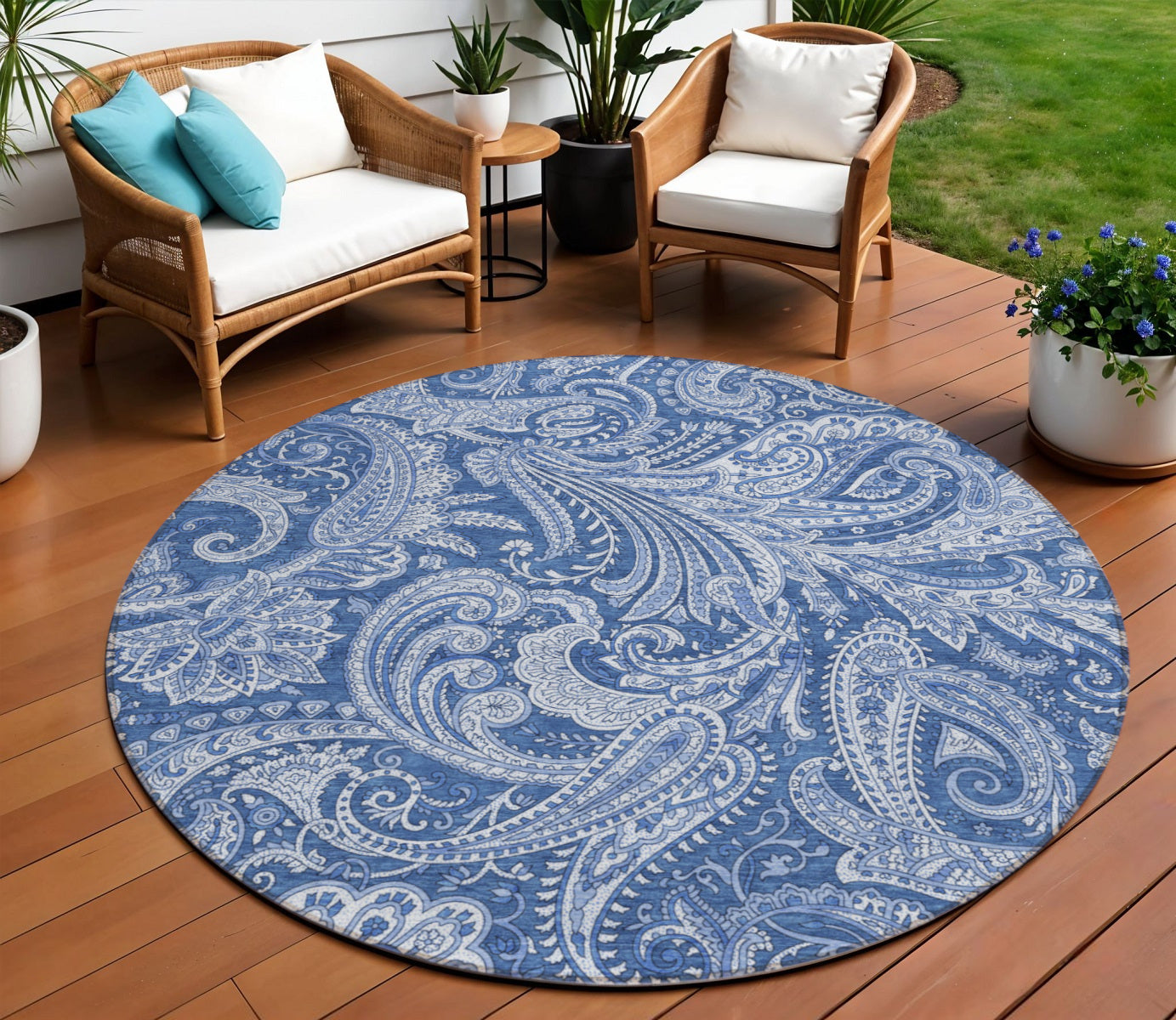 8 Navy Blue And Denim Blue Round Paisley Washable Indoor Outdoor Area Rug