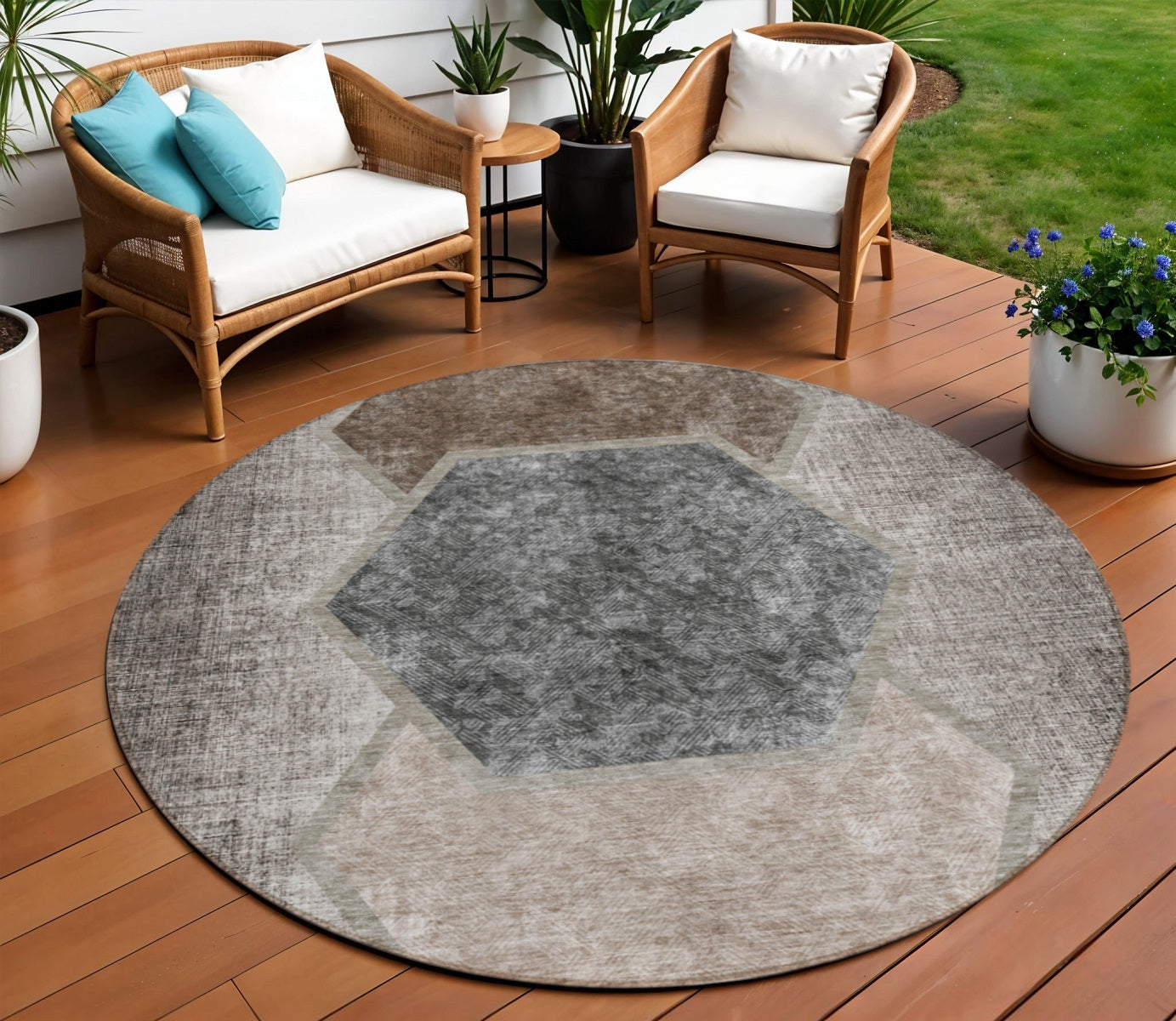8 Chocolate And Taupe Round Geometric Washable Indoor Outdoor Area Rug