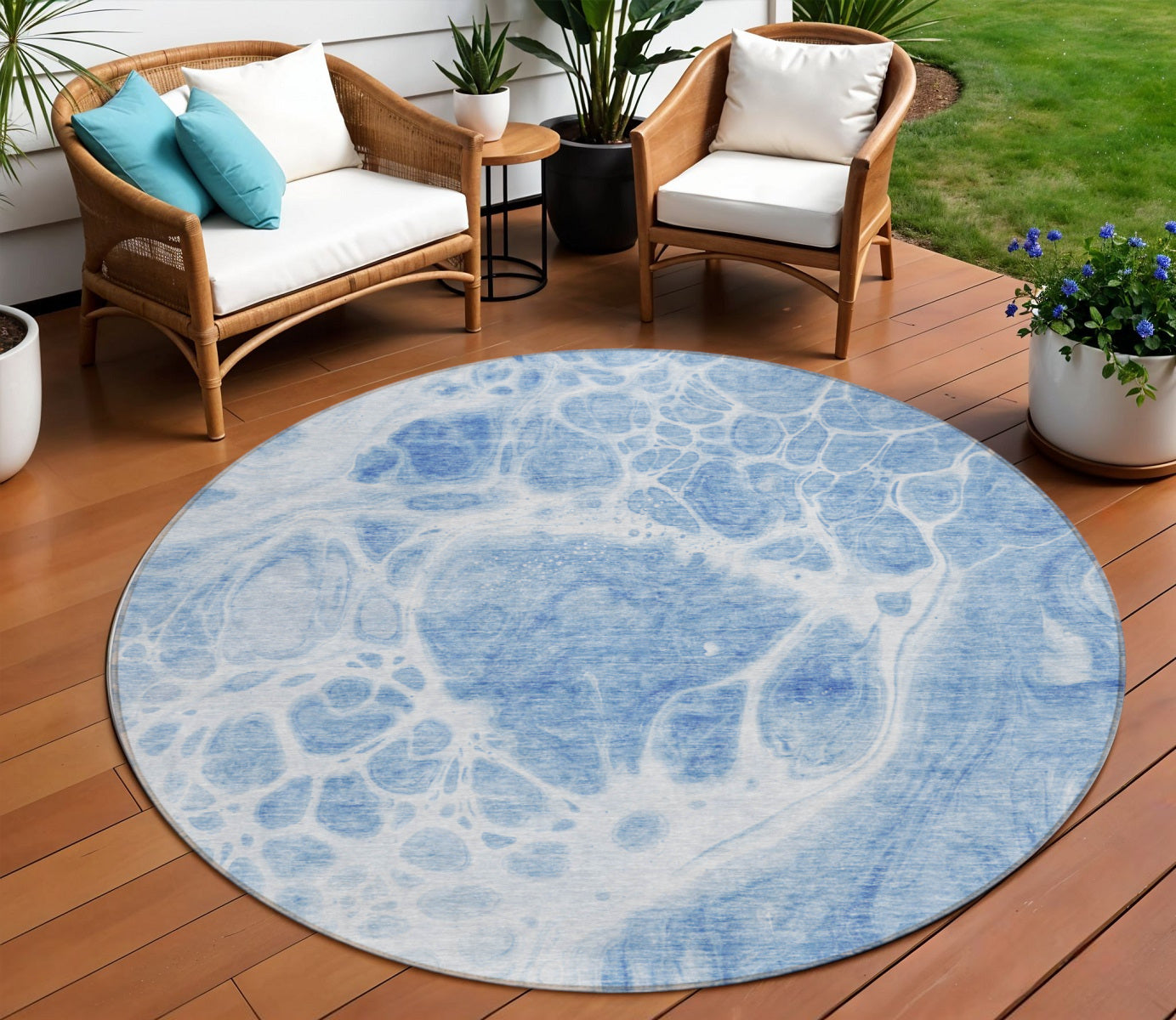 8 Sky Blue And Denim Blue Round Nautical Washable Indoor Outdoor Area Rug