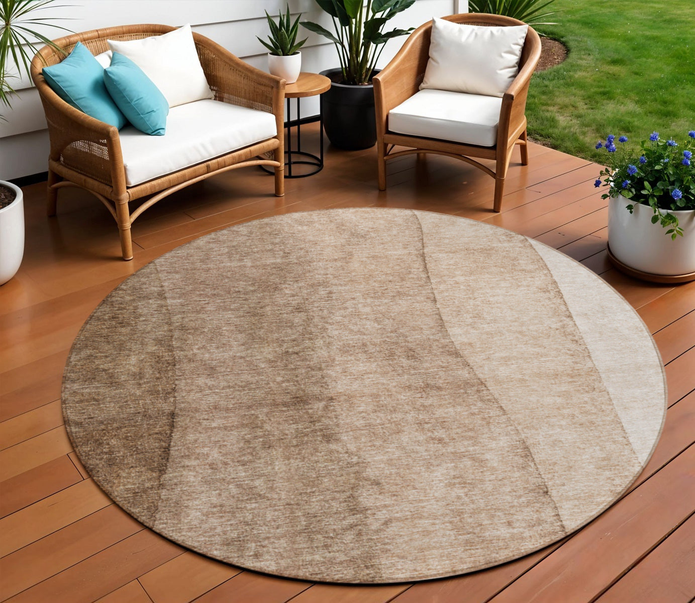 8 Brown And Beige Round Ombre Washable Indoor Outdoor Area Rug