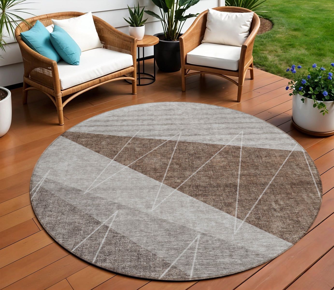 8 Gray Silver And Taupe Round Geometric Washable Indoor Outdoor Area Rug