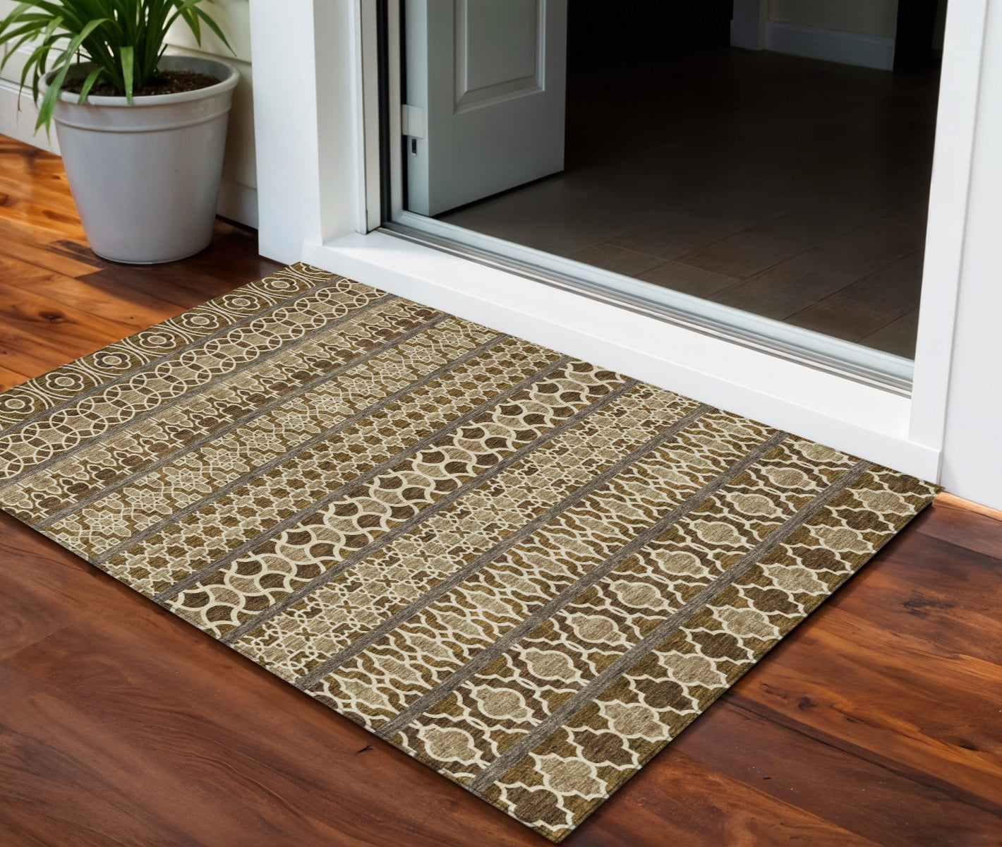 3 X 5 Brown And Taupe Quatrefoil Washable Indoor Outdoor Area Rug