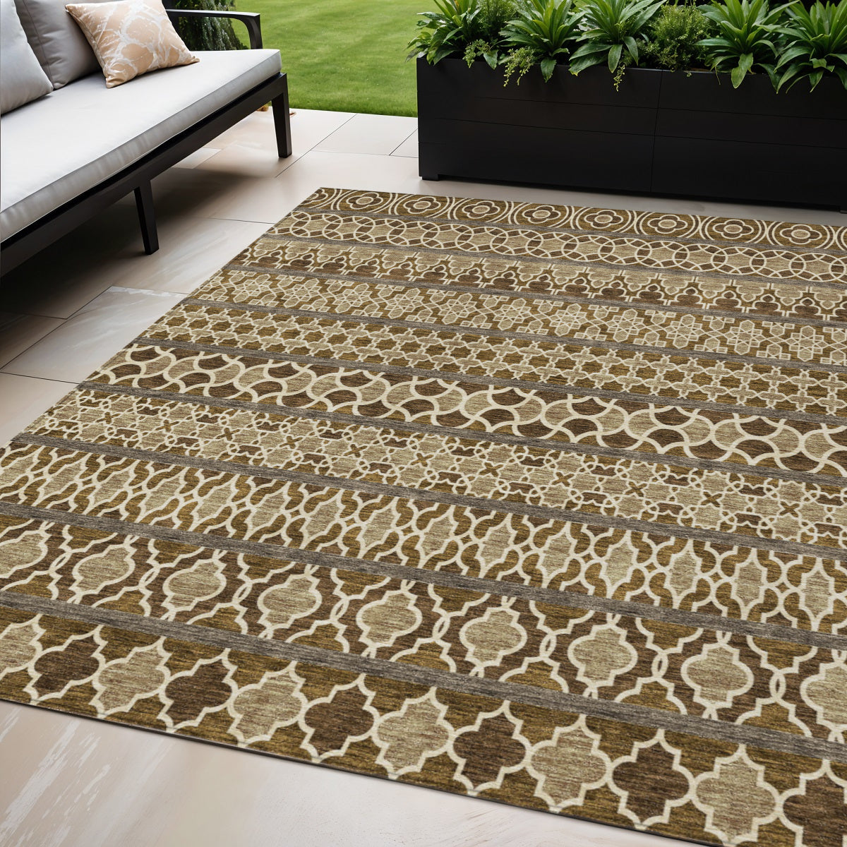 5 X 8 Brown And Taupe Quatrefoil Washable Indoor Outdoor Area Rug