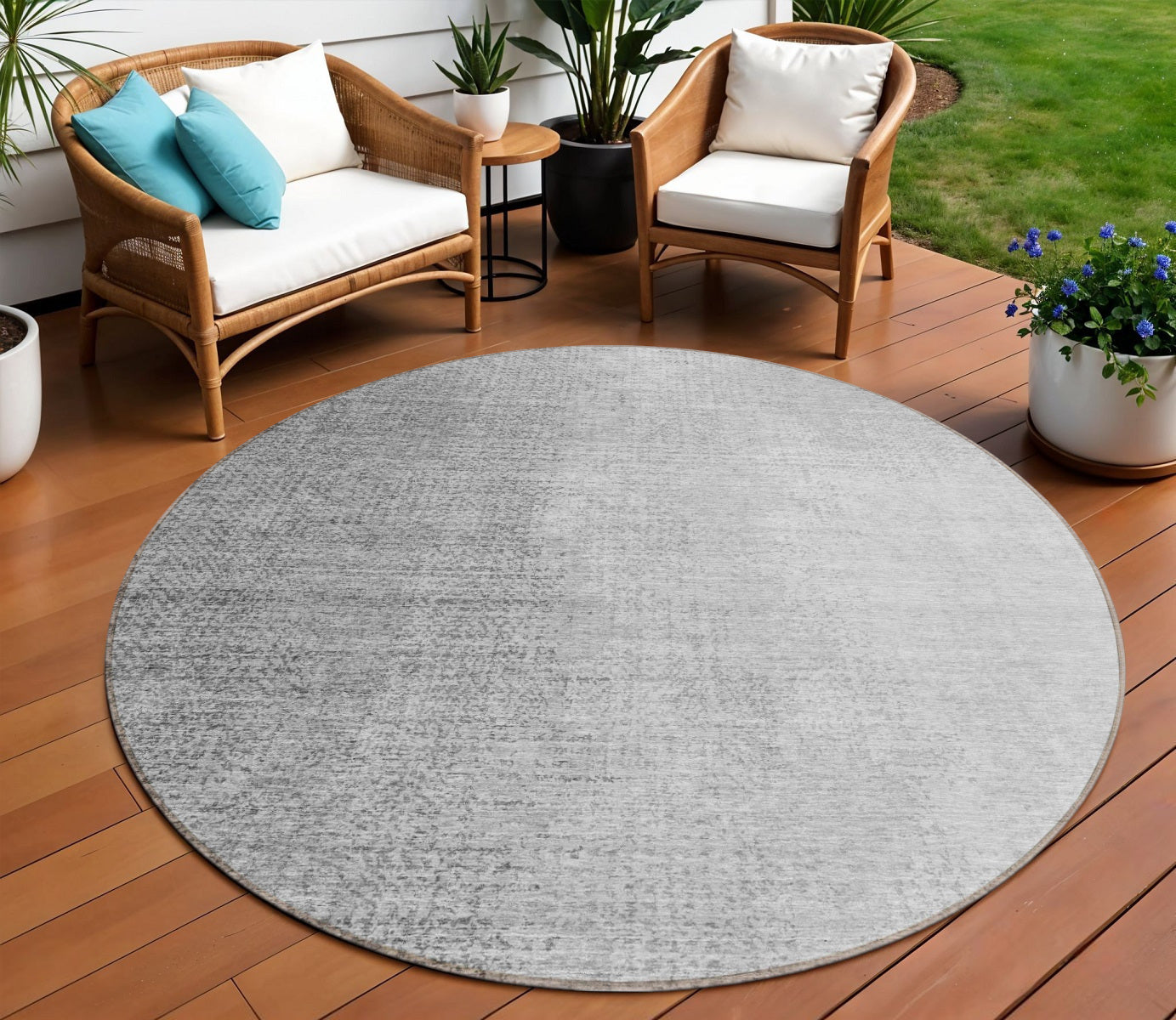 8 Gray And Silver Round Abstract Washable Indoor Outdoor Area Rug
