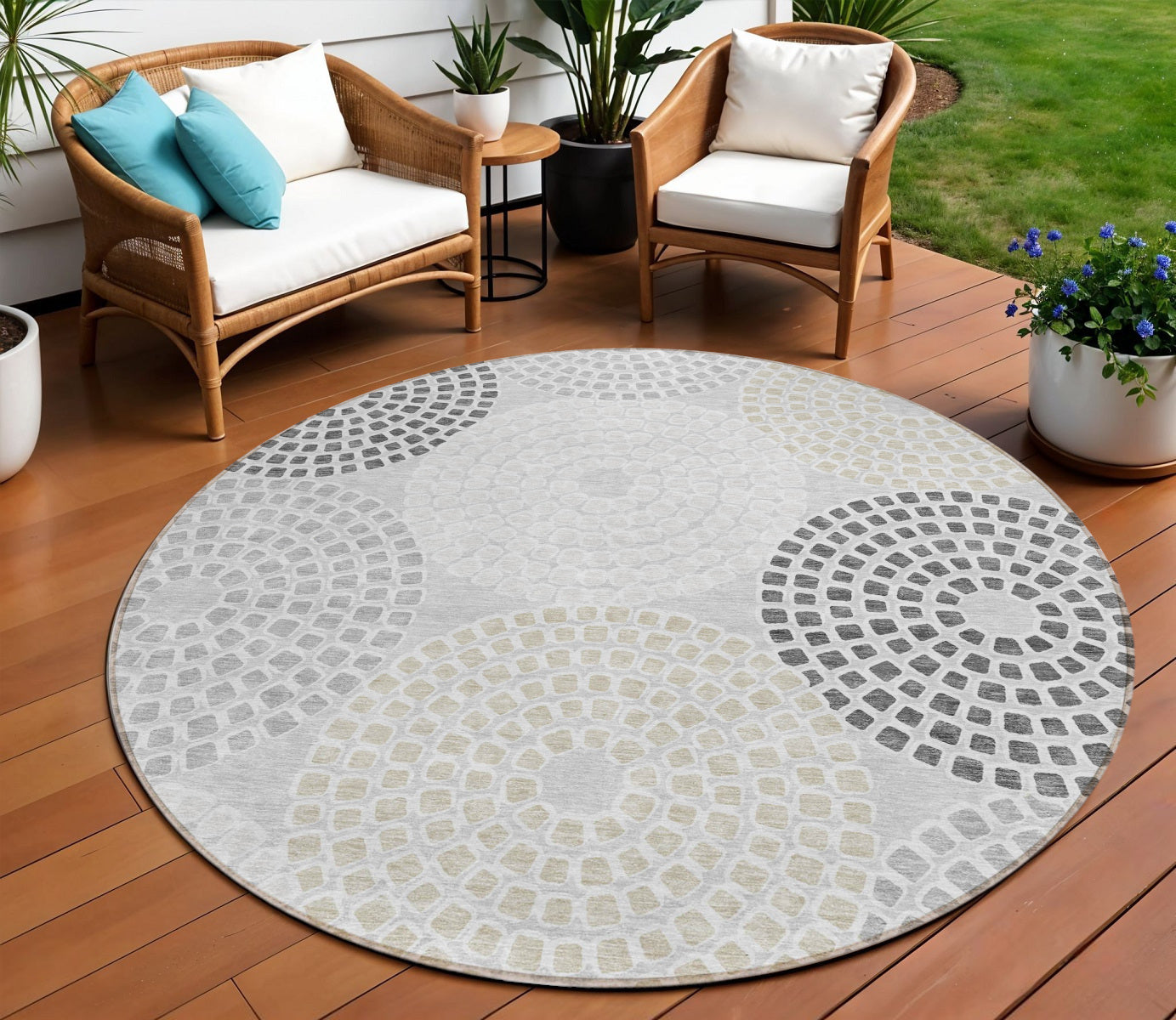 8 Gray And Taupe Round Geometric Washable Indoor Outdoor Area Rug
