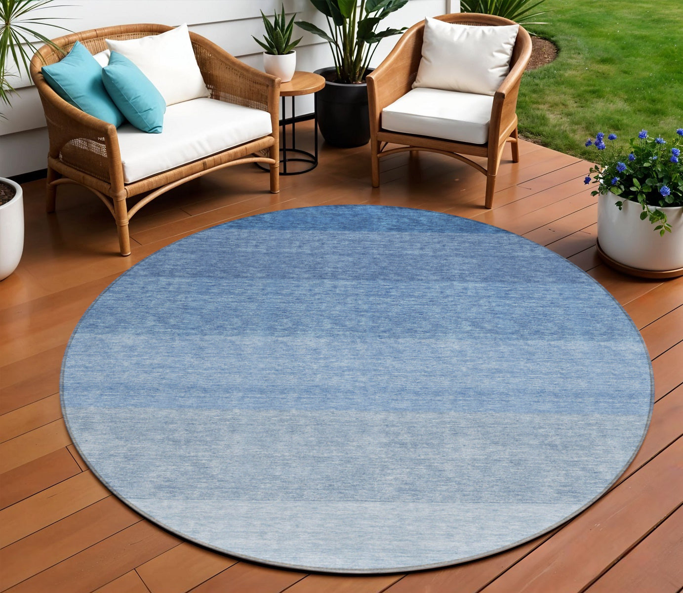 8 Blue And Gray Round Ombre Washable Indoor Outdoor Area Rug