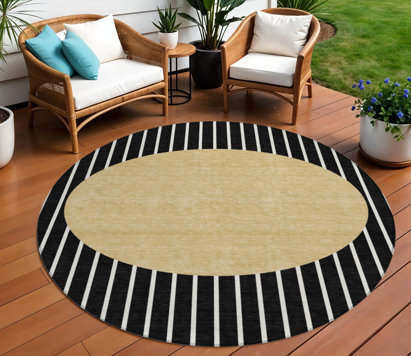 8 Black And Beige Round Striped Washable Indoor Outdoor Area Rug