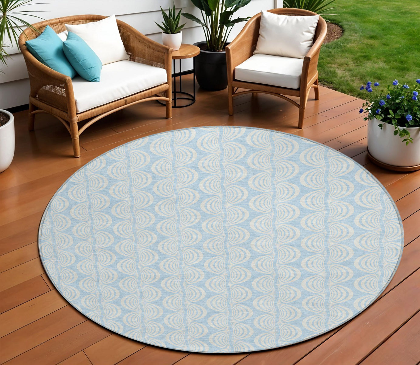 8 Sky Blue And Beige Round Ogee Washable Indoor Outdoor Area Rug