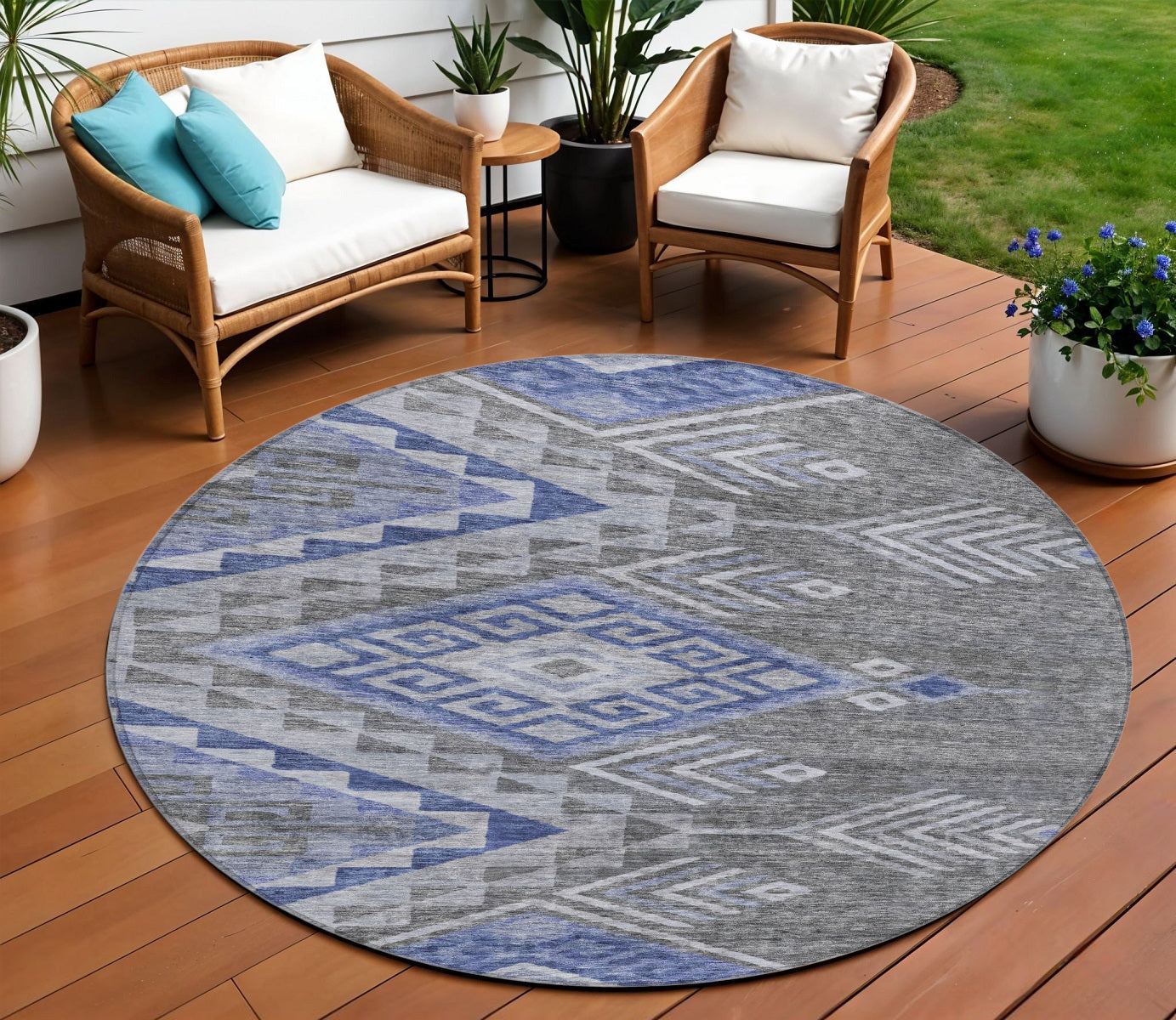 8 Pewter And Blue Round Southwestern Washable Indoor Outdoor Area Rug