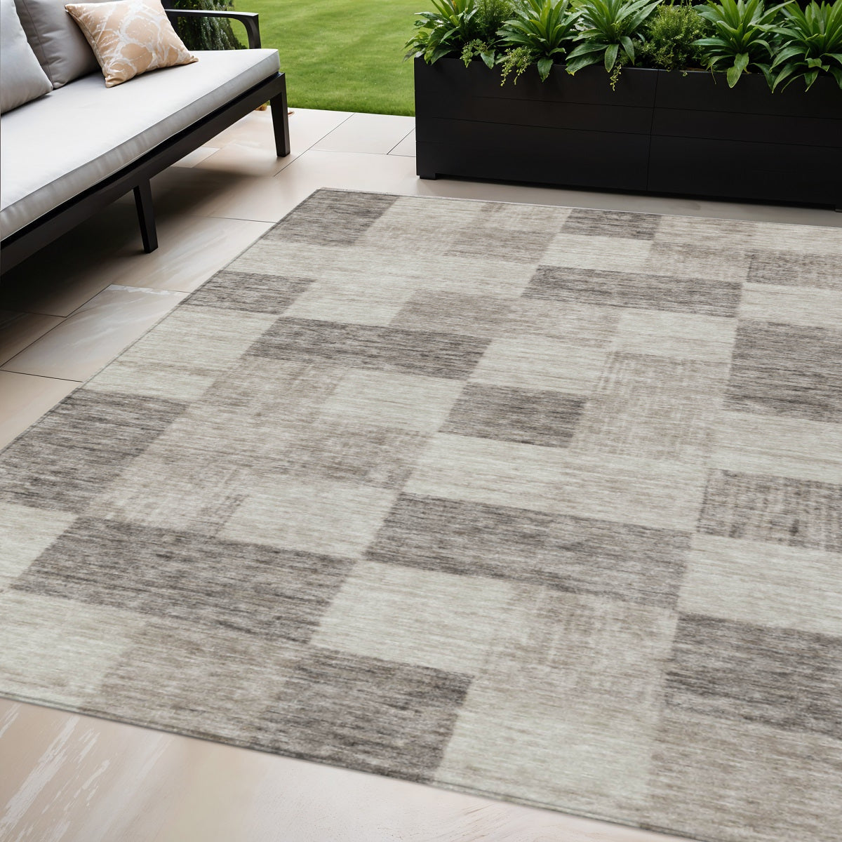 5 X 8 Beige And Gray Geometric Washable Indoor Outdoor Area Rug