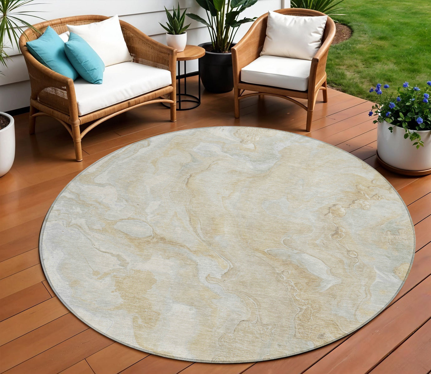 8 Beige And Silver Round Abstract Washable Indoor Outdoor Area Rug