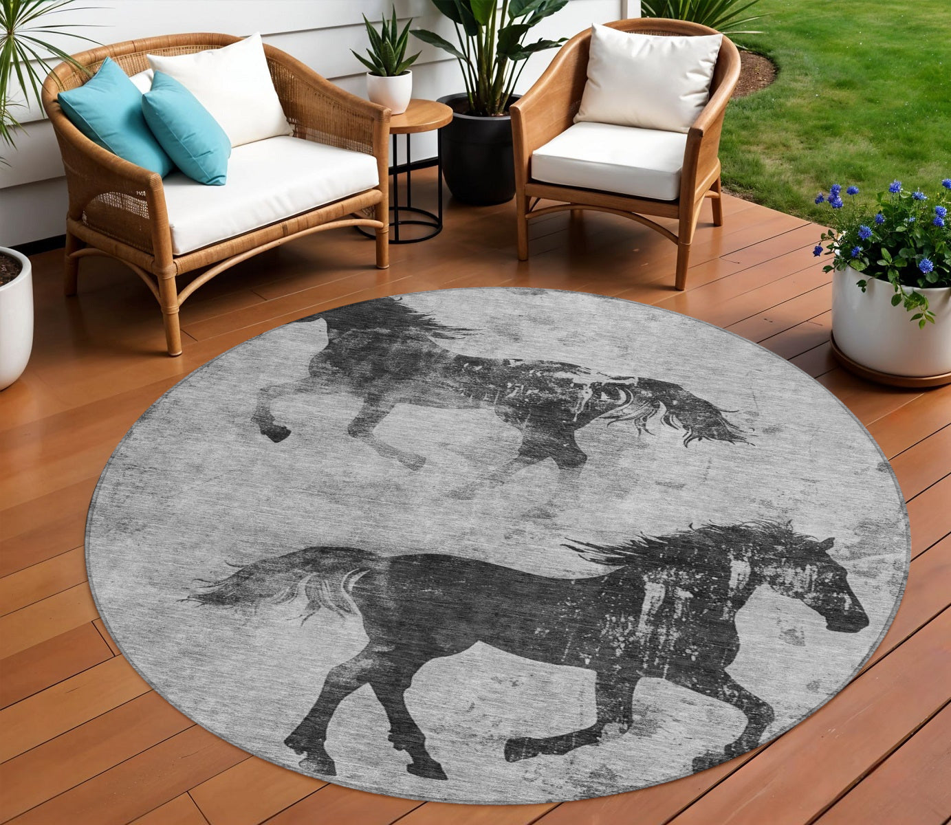 8 Gray And Charcoal Round Horse Washable Indoor Outdoor Area Rug