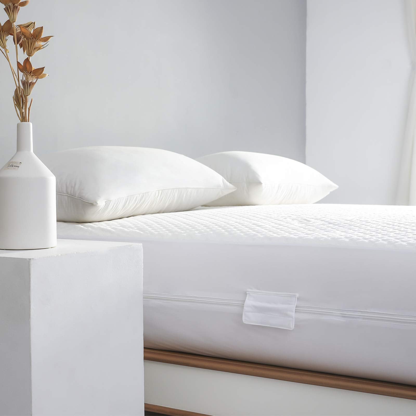 Full Size Zippered Waterproof Mattress Protector Cover with zipper-360 Top Removable Mattress Encasement 10-13 Deep