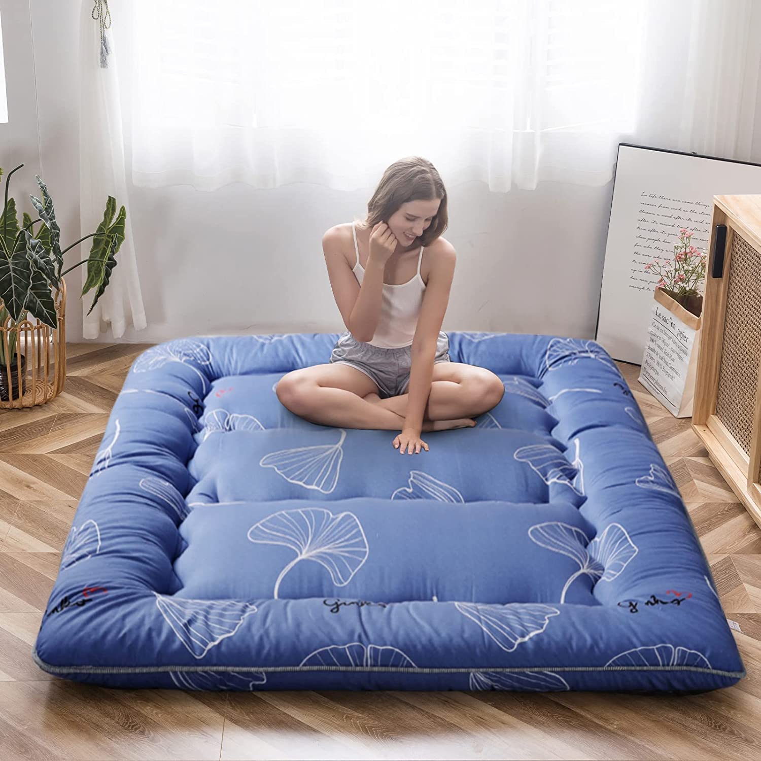 MAXYOYO Leaf Printed Japanese Futon Floor Mattress, Thicken Sleeping Pad Floor Bed Roll Up Camping Guest Mattress Folding Couch 