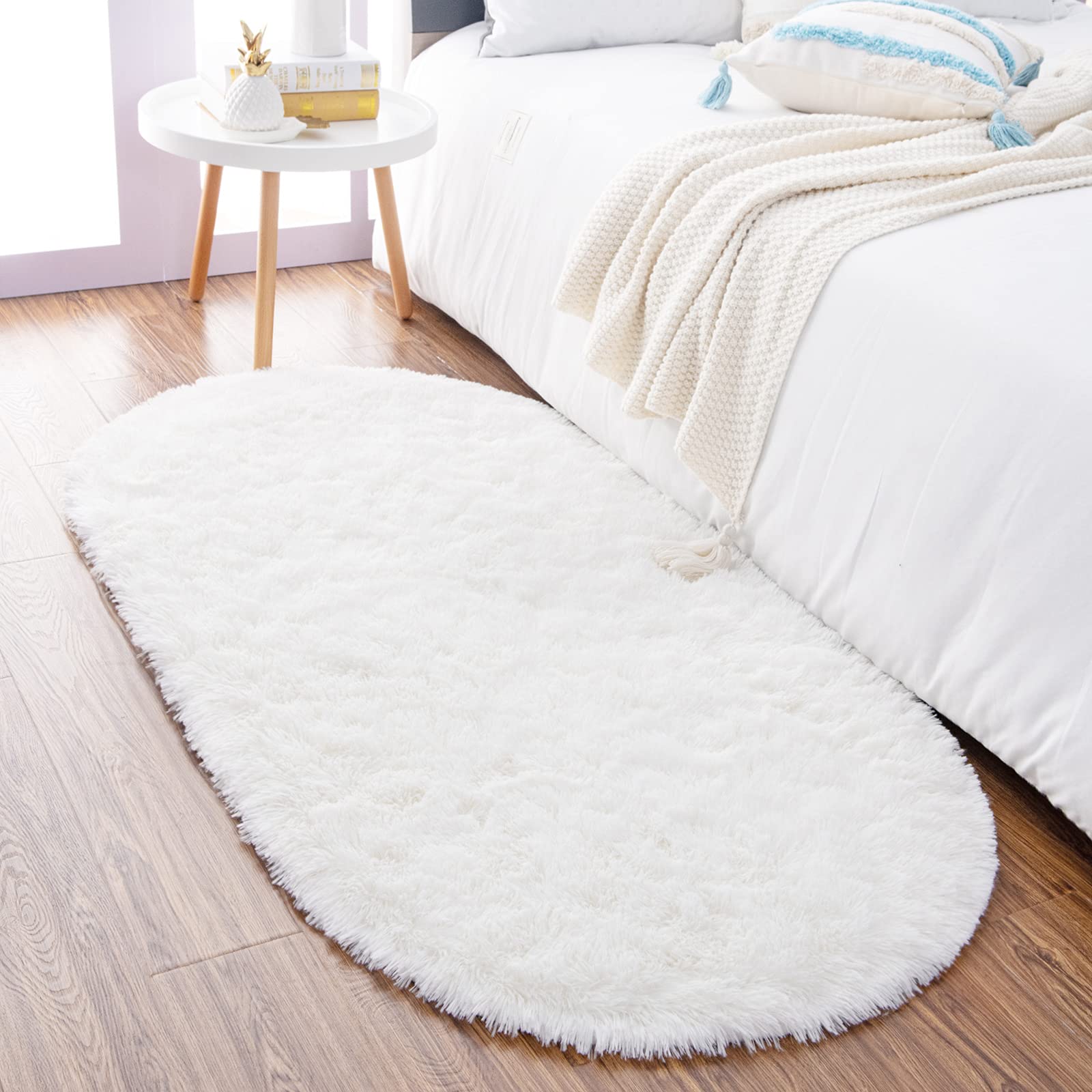 Noahas Ultra Soft Fluffy Bedroom Rugs 2.6 X 5.3,Cream White Rugs for Bedroom,Cute Rugs for Dorm Room,Kids Room Carpet,Modern S