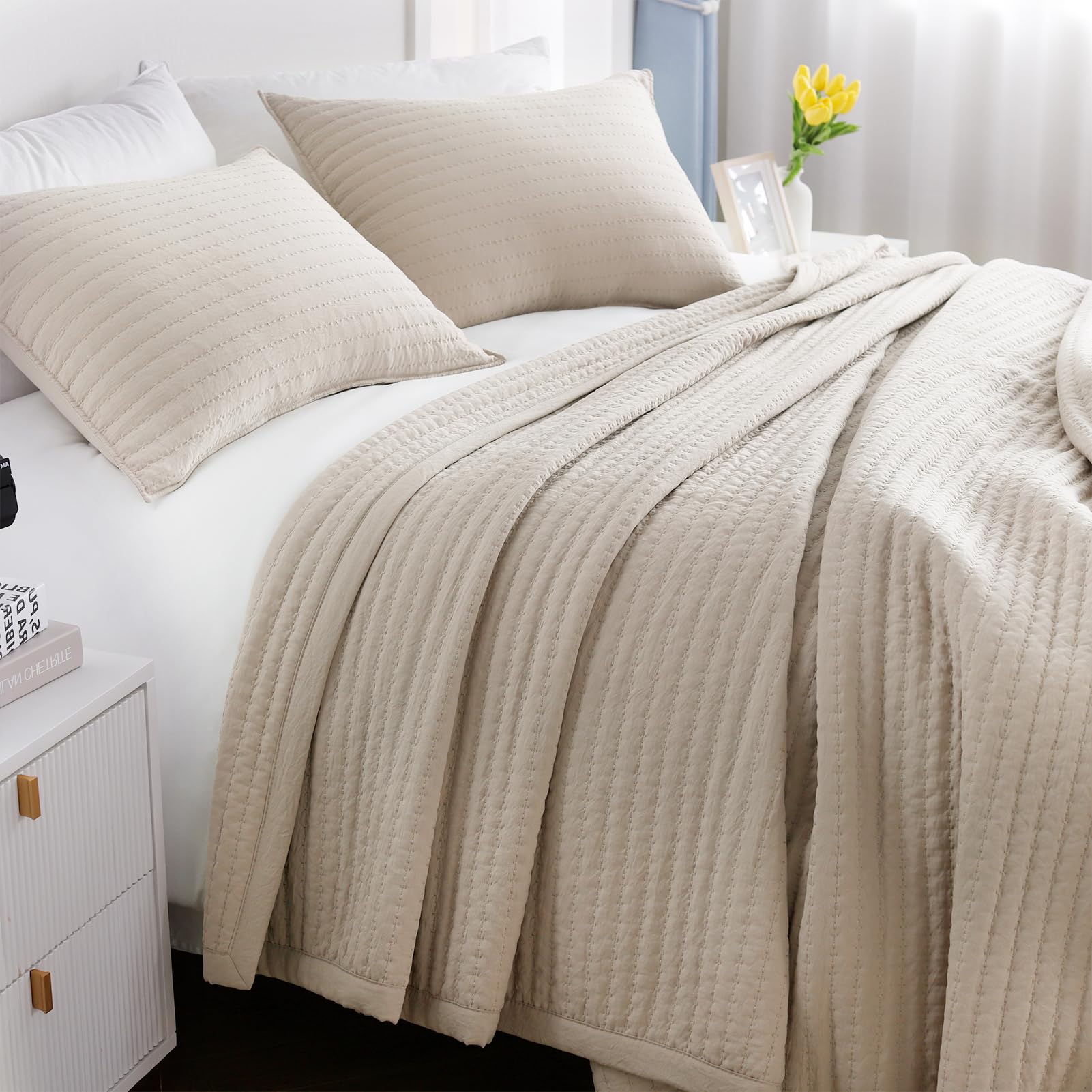 King Quilt Set - 104x90 Soft Washed 3-Layer Lightweight Bedspread with Multi-Lock Quilting, Minimalist Nordic Bedding, All-Seaso