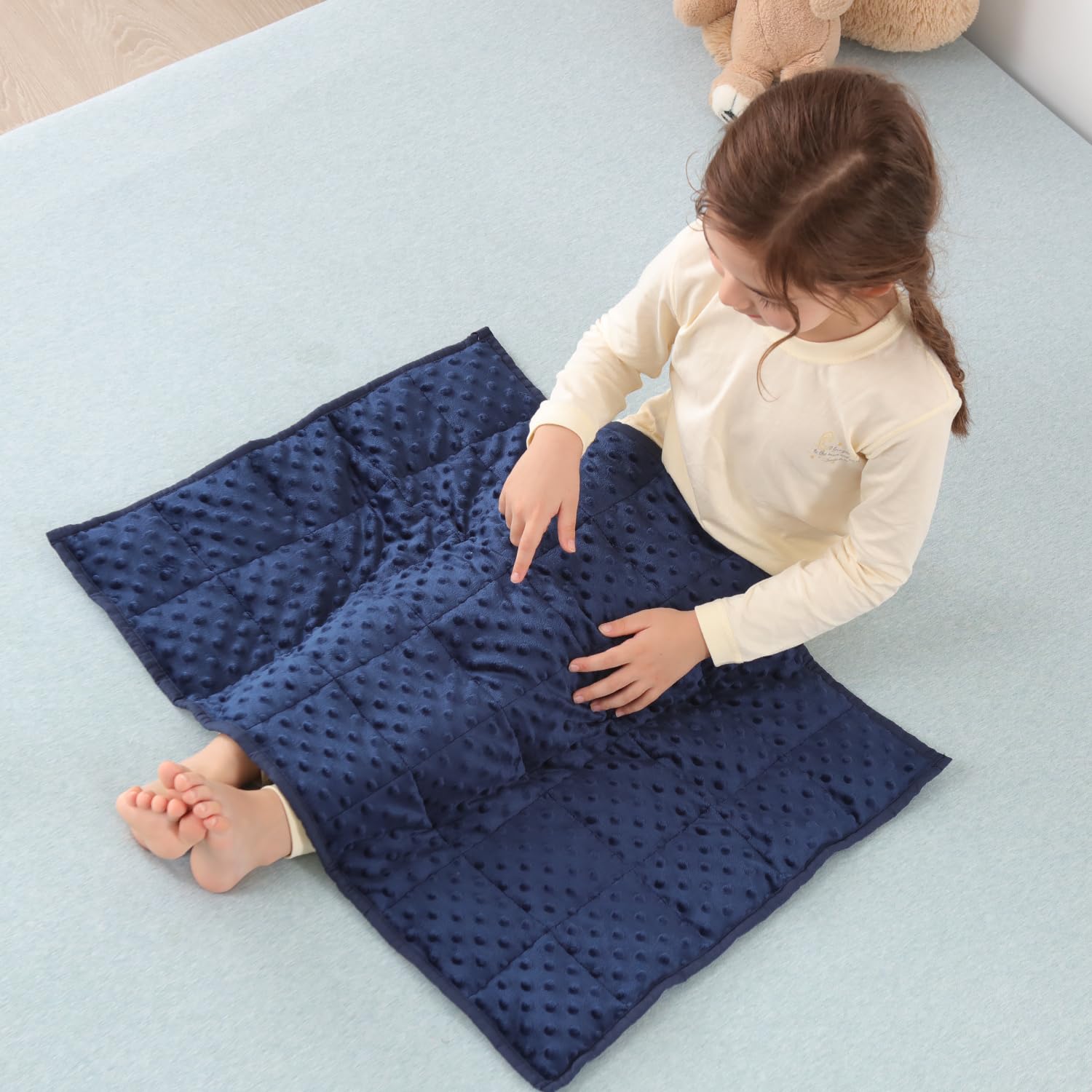 Sivio Weighted Lap Blanket, Minky Dots Weighted Blanket,Soft and Cozy Cooling Heavy Blanket, Calm and Nap, School and Home, 2lbs