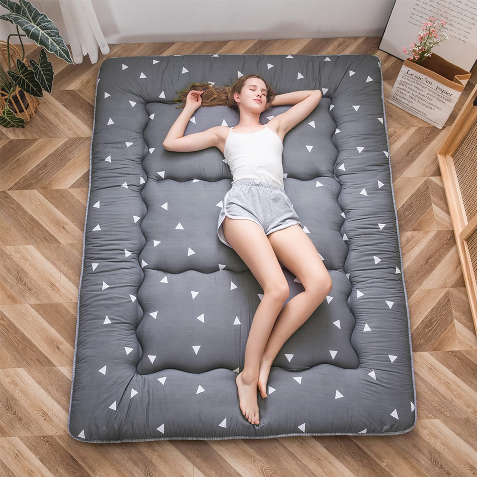MAXYOYO Grey Triangle Printed Japanese Futon Floor Mattress, Thicken Sleeping Pad Floor Bed Roll Up Camping Guest Mattress Foldi
