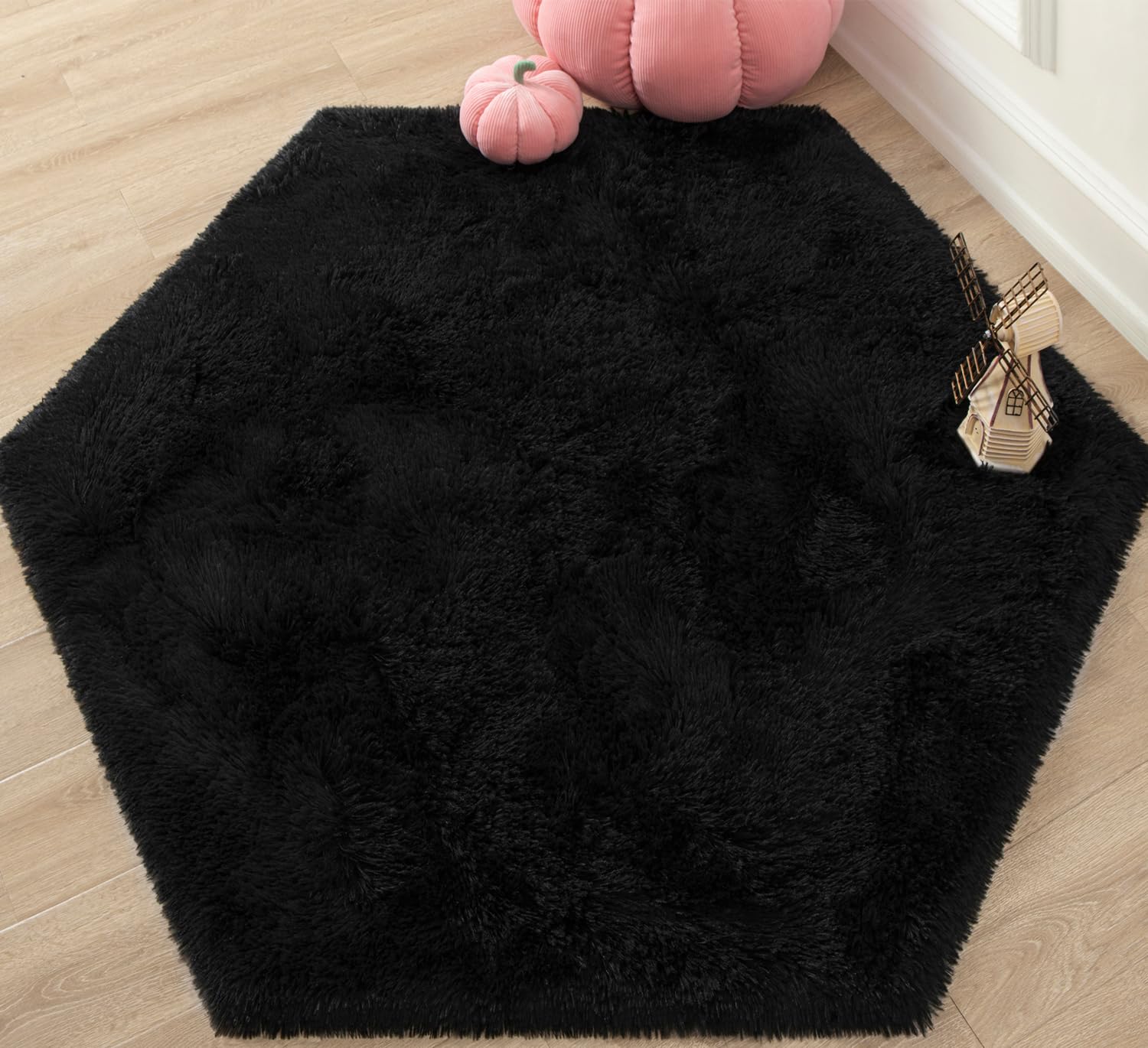 KIXINWA Black Hexagon Rug, 4.6X4 Feet Fluffy Area Rug for Kids Room Bedroom Living Room Home Decor, Super Soft Cute Non Slip Rug