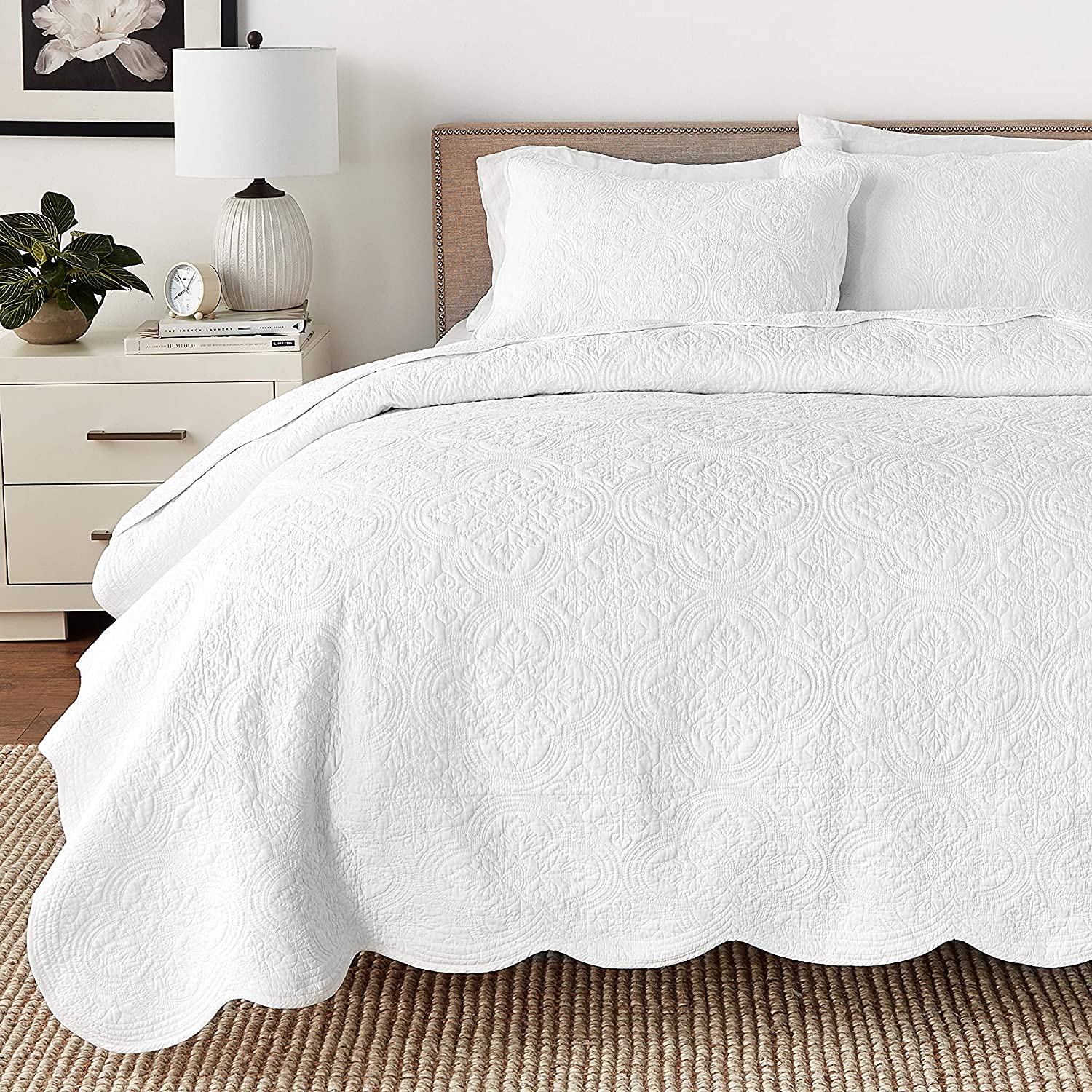Cozy Line Home Fashions 100% Cotton Victorian Medallion Solid White Matelasse Embossed Bedding Quilt Set, Reversible Lightweight