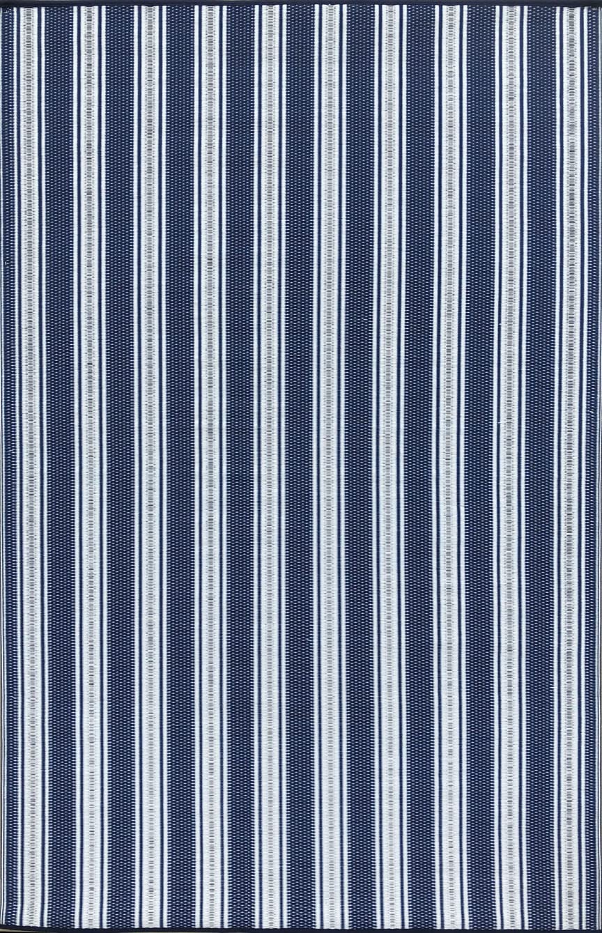 Mad Mats Geometric Outdoor Rug, Reversible Plastic Mat (4 x 6, Vertical Stripe - Blue/White)