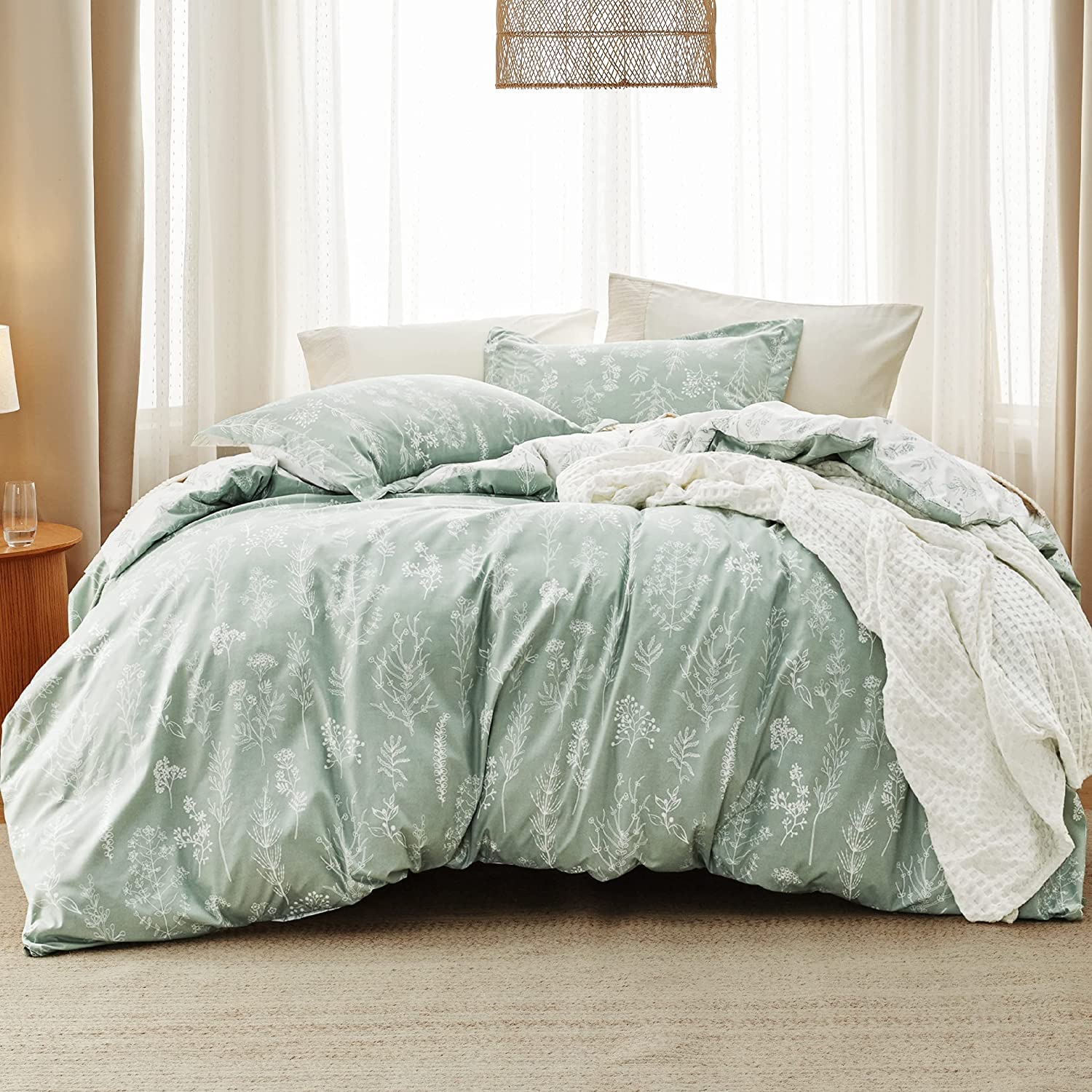 Bedsure King Comforter Set - Sage Green Comforter, Cute Floral Bedding Comforter Sets, 3 Pieces, 1 Soft Reversible Botanical Flo
