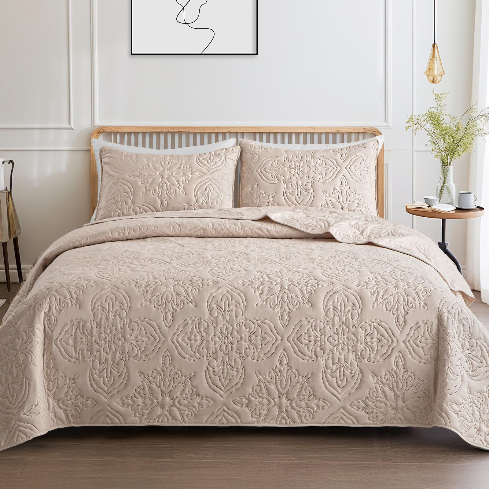 Whale Flotilla Soft Queen Quilt Bedding Set for All Seasons, Vintage Damask Ultrasonic Full Size Quilts Set, Lightweight Reversi