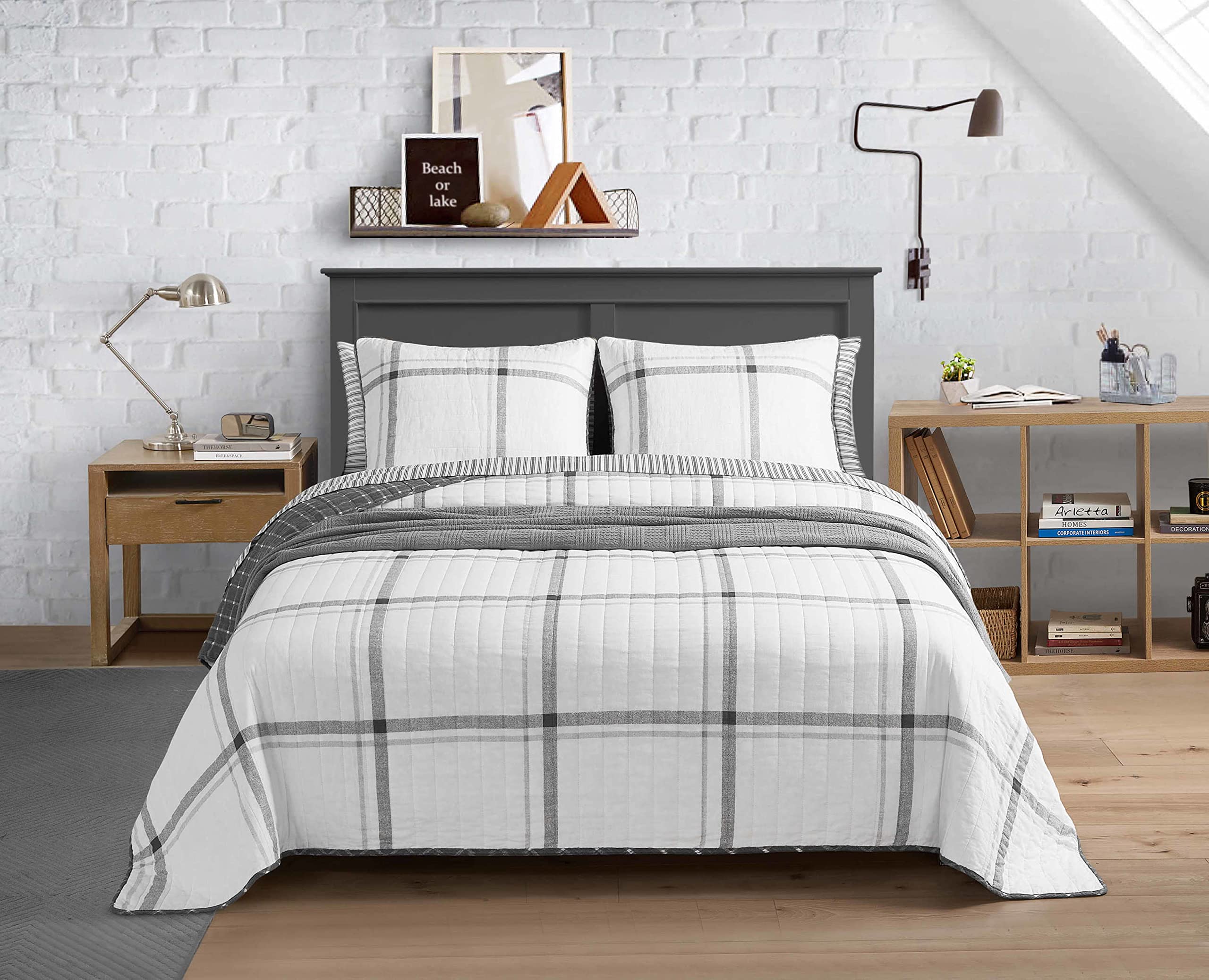 Nautica - Queen Quilt Set, All Season Cotton Bedding with Matching Shams, Lightweight & Reversible (Fleetville Grey/White, Queen