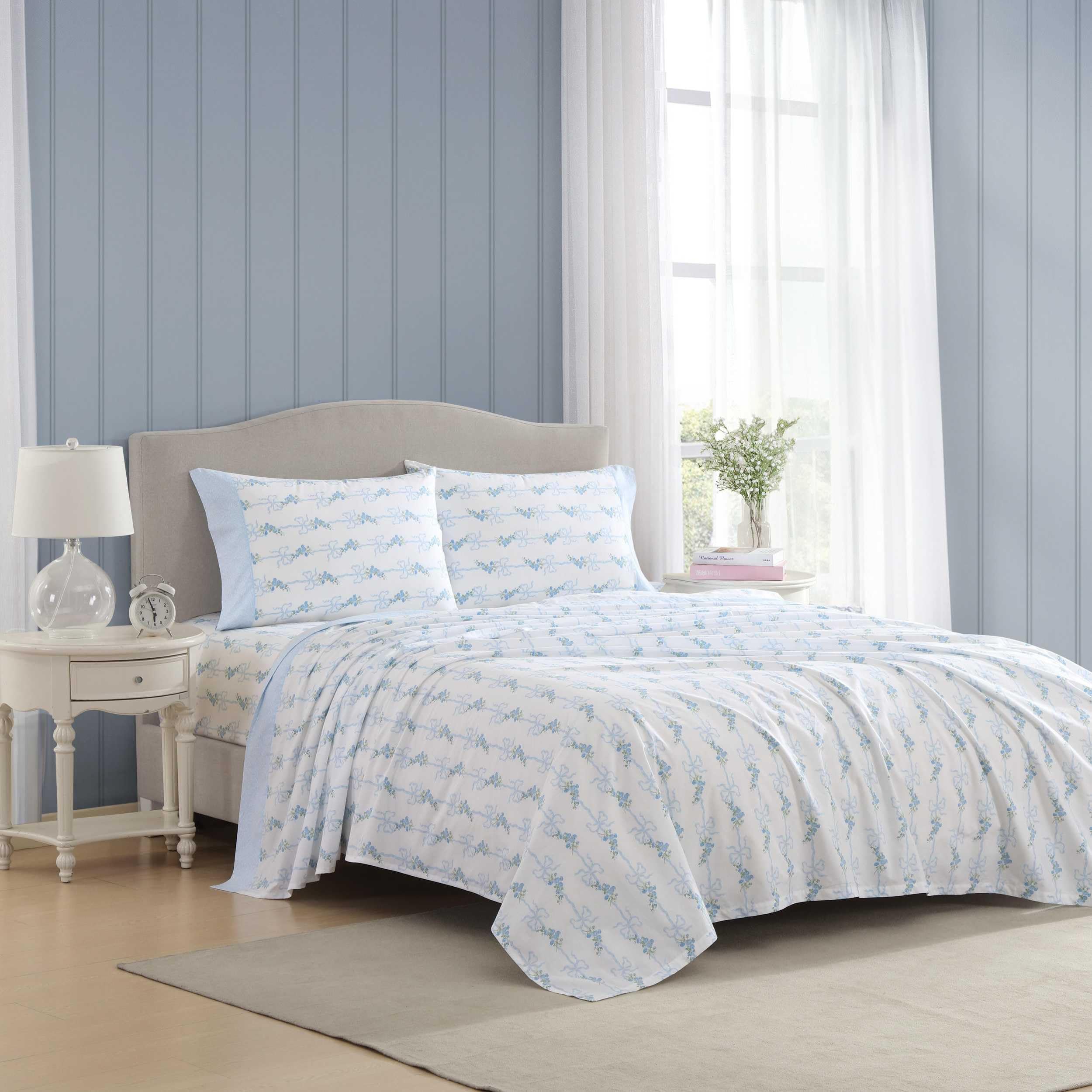 Laura Ashley - Queen Sheet Set, Breathable Percale Cotton Bedding with Matching Pillowcases, 200 Thread Count, Deep Pocket, Chic