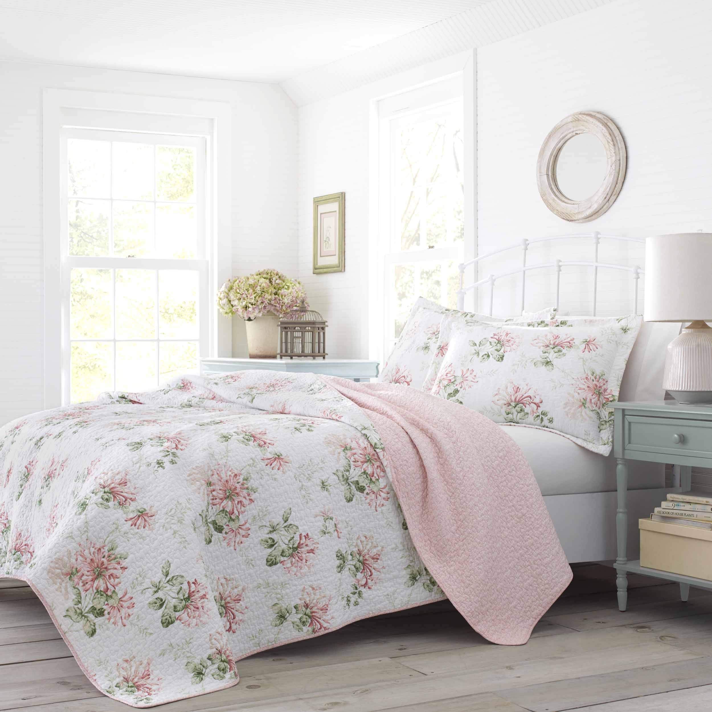 Laura Ashley - Twin Quilt Set, Cotton Reversible Bedding with Matching Sham, Home Decor Ideal for All Seasons (Honeysuckle Pink,