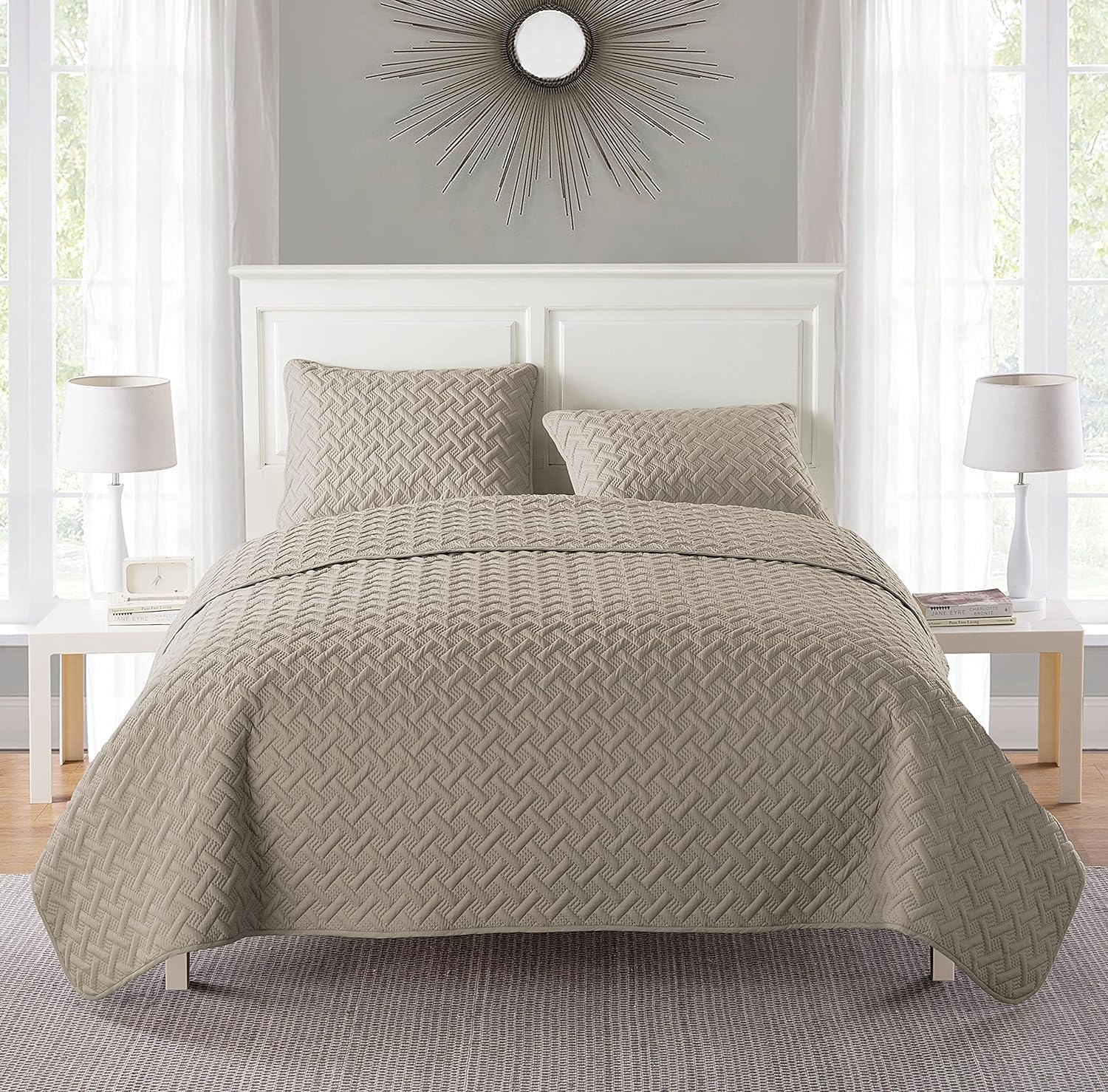 VCNY Home Quilt Super Soft Reversible Bedding Set with Matching Shams, Full/Queen, Nina Taupe