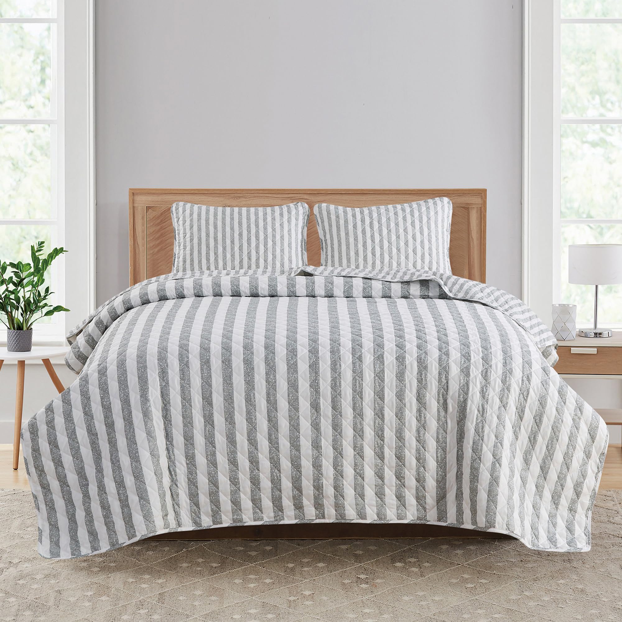 Market & Place Grey Striped Quilt Set King Size | Ultra Soft Lightweight Microfiber Bedspread | 3 Piece Reversible Coverlet Set 