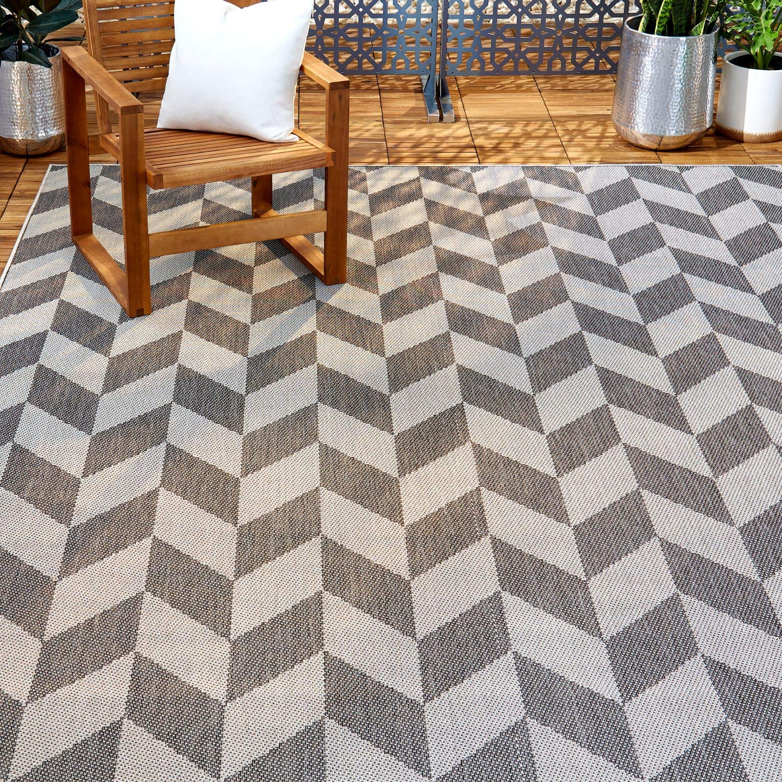 Nicole Miller New York Patio Country Calla Contemporary Herringbone Indoor/Outdoor Area Rug, Black/Grey, 79x102