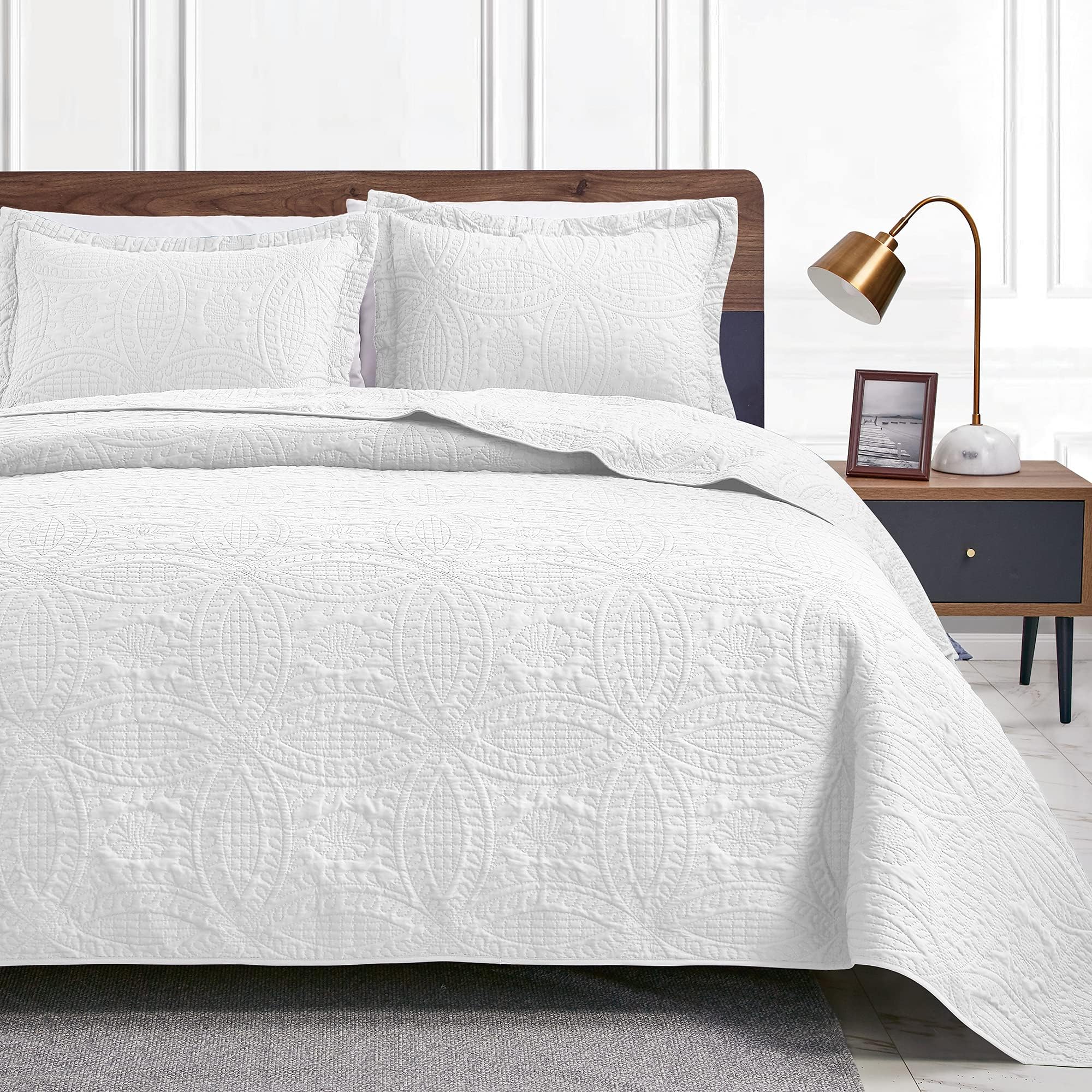 Love s cabin King Size Quilt Set White Bedspreads - Soft Bed Summer Quilt Lightweight Bedspread Comforter - Modern Style Coin P