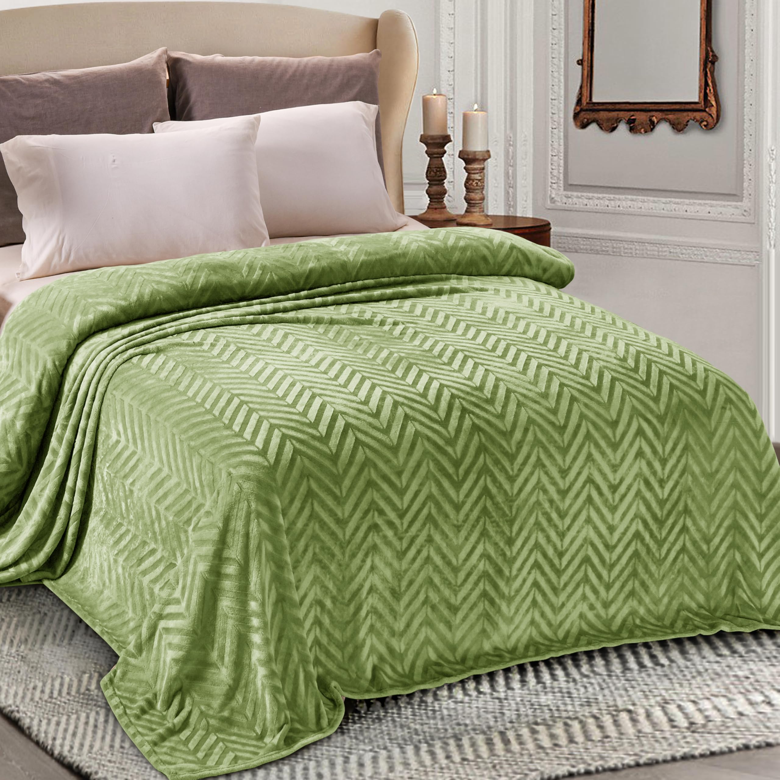 Whale Flotilla Flannel Fleece King Size Bed Blanket, Lightweight Breathable Soft Bedspread Plush Fluffy Coverlet Chevron Design 