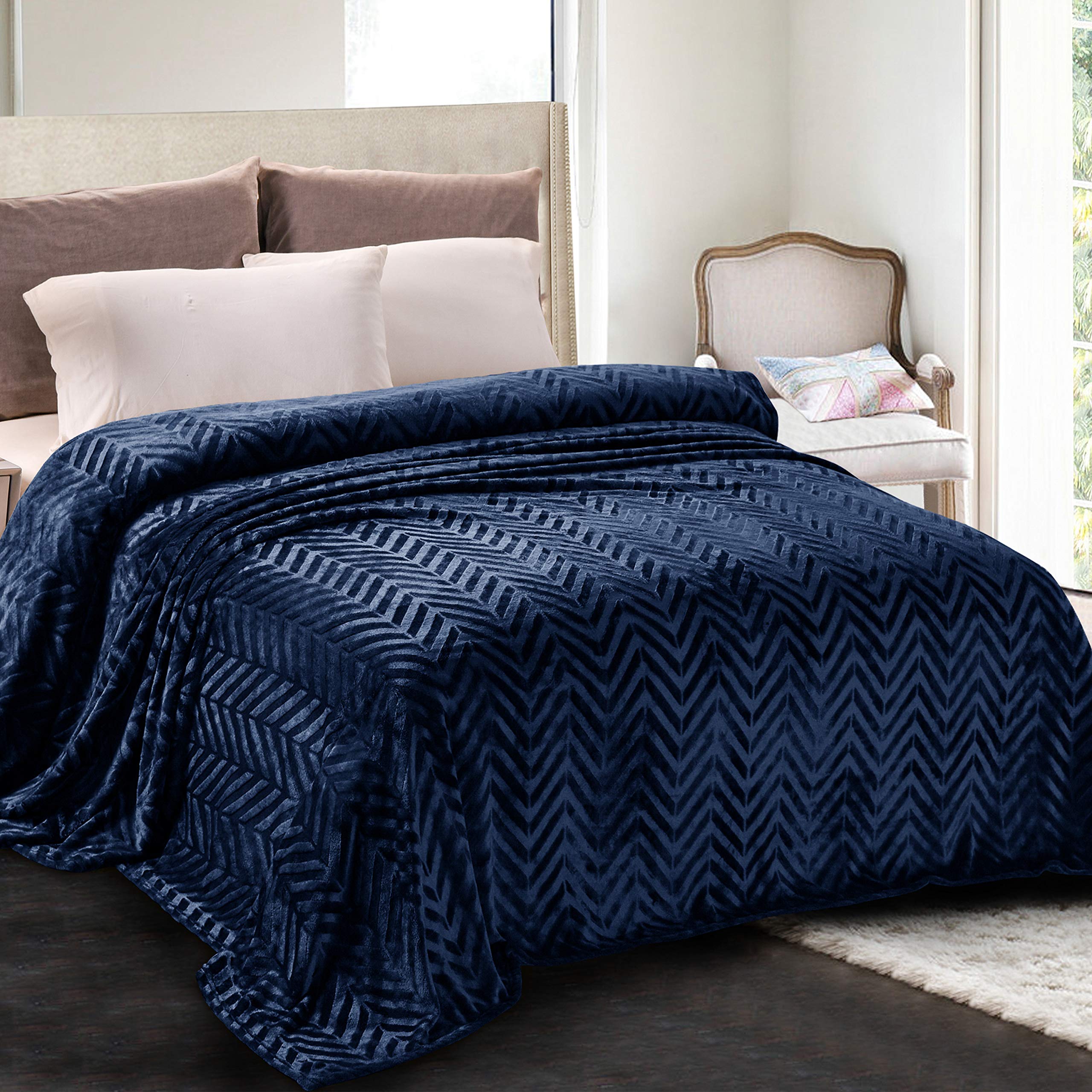 Whale Flotilla Flannel Fleece Twin Size Bed Blanket, Twin XL Lightweight Breathable Soft Bedspread Plush Fluffy Coverlet Chevron