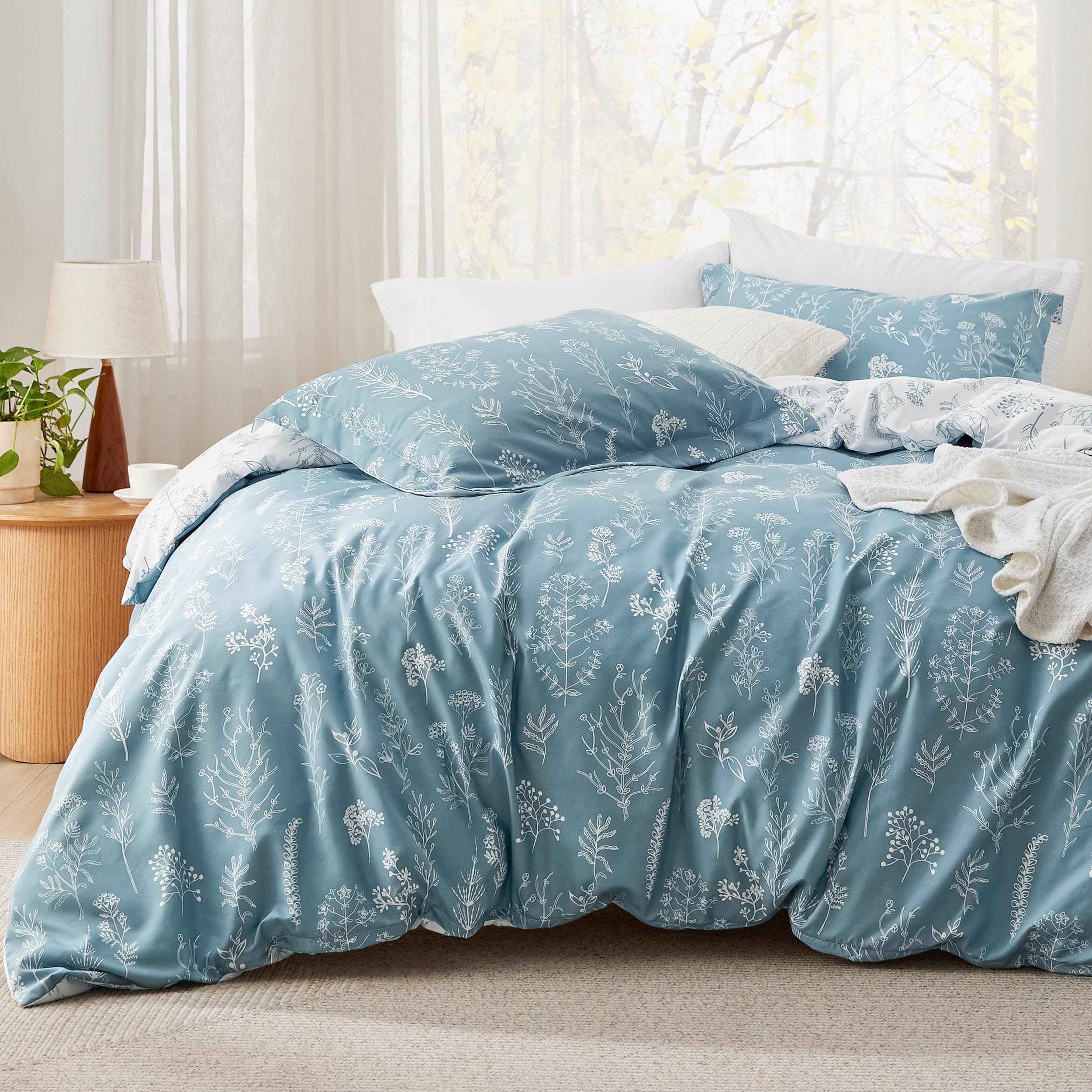 Bedsure Queen Comforter Set - Mineral Blue Bed Set, 3 Pieces Cute Floral Bedding, 1 Soft Reversible Botanical Flowers Comforter 