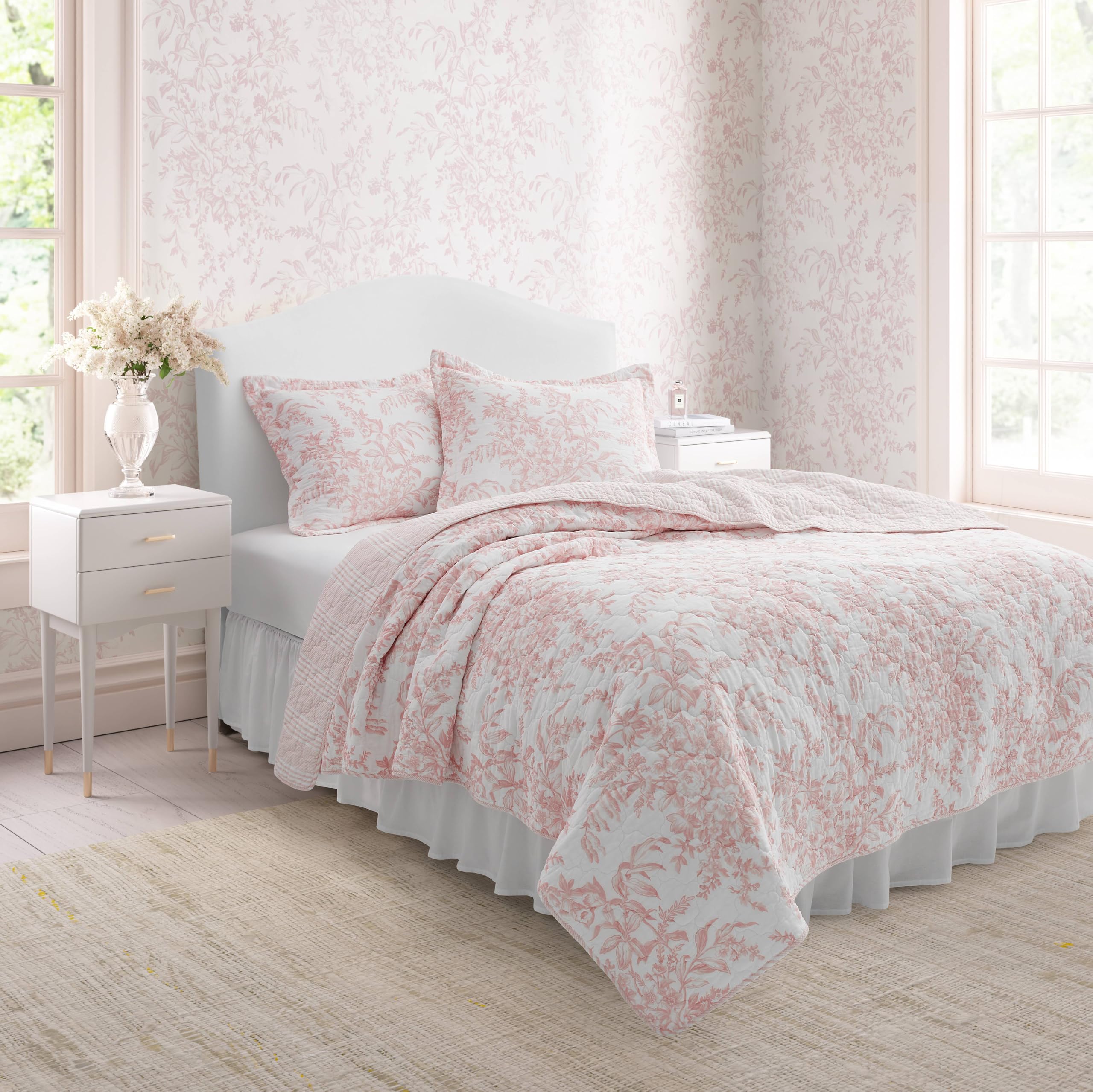 Laura Ashley - Queen Quilt Set, Reversible Cotton Bedding with Matching Shams, Lightweight Home Decor for All Seasons (Bedford P
