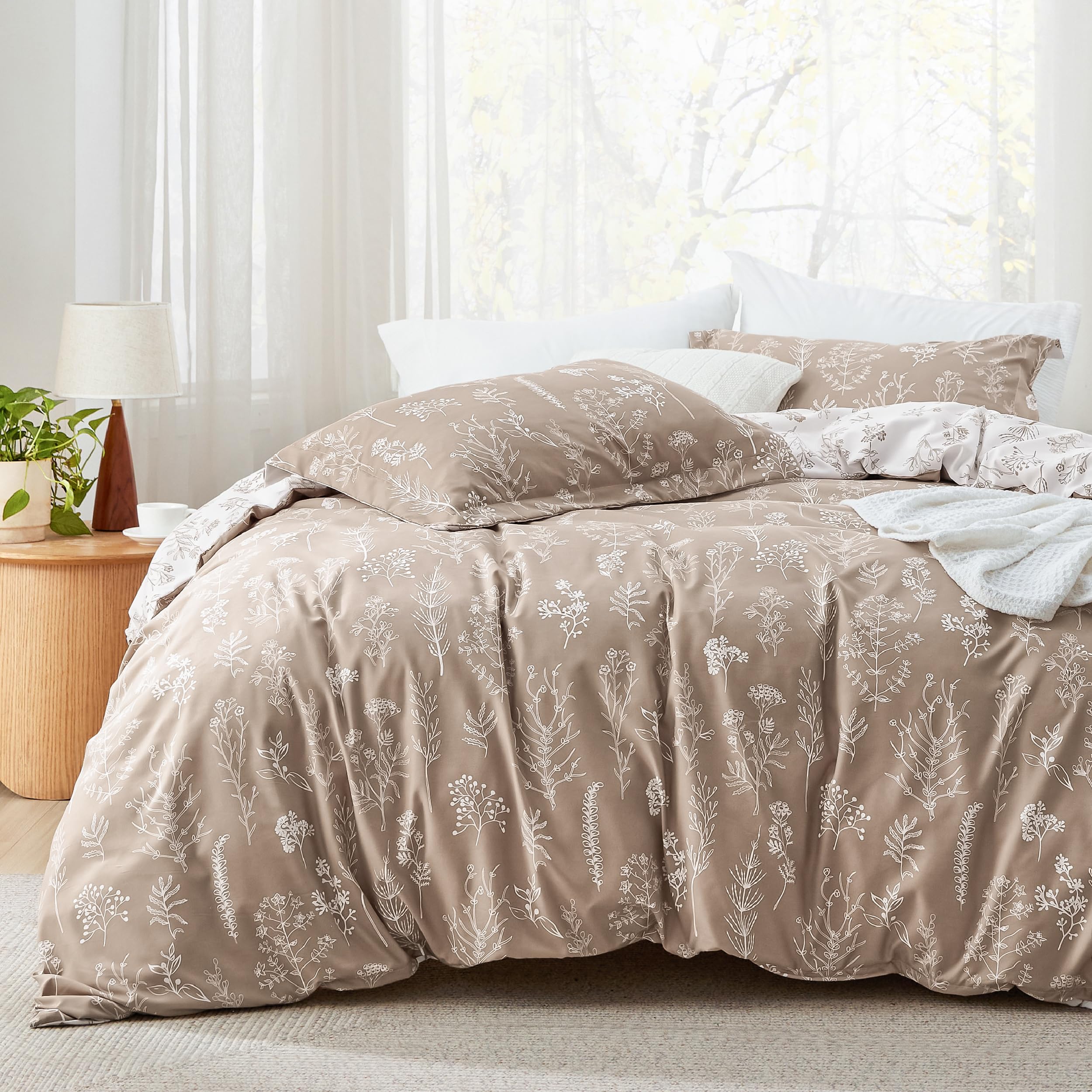Bedsure Twin/Twin XL Comforter Set - Light Taupe Comforter, Cute Floral Bedding Comforter Sets, Gifts for Woman, 2 Pieces, 1 Sof