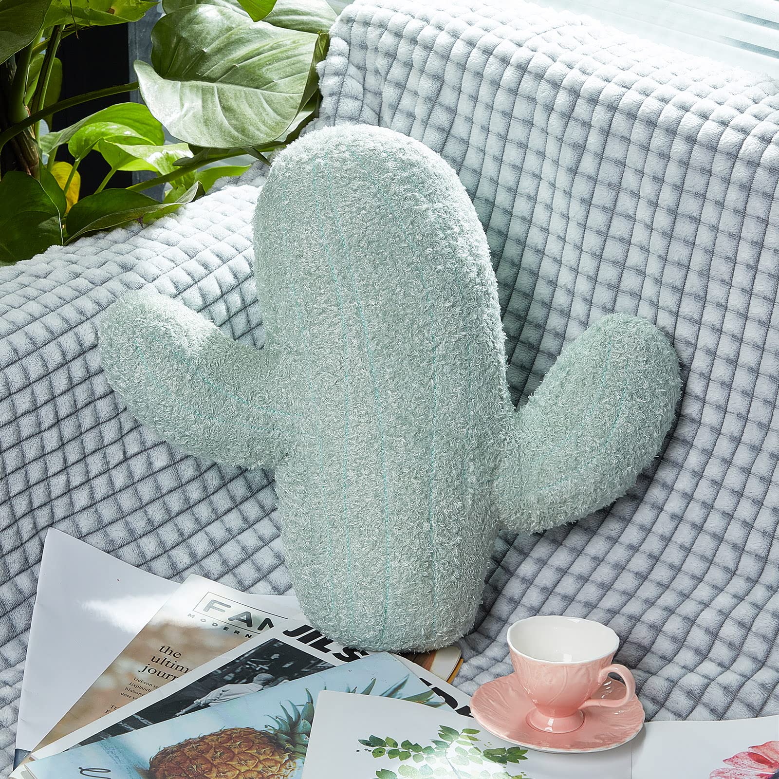 Maitys 16 Inches Cactus Shape Throw Pillow Cute 3D Plush Cactus Shaped Throw Pillow Decorative for Sofa Office Bed Cushion(16.4 