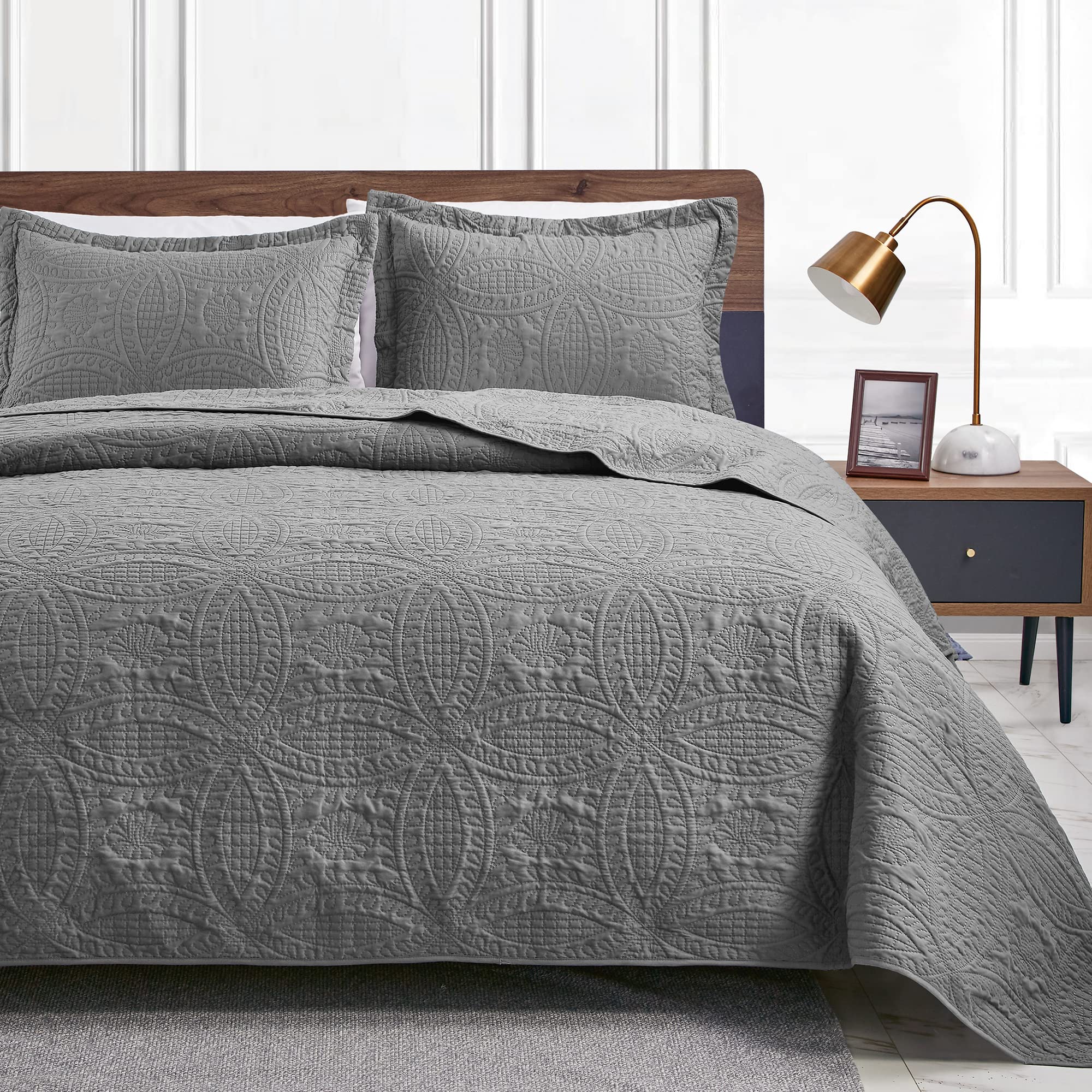 Love s cabin King Size Quilt Set Grey Bedspreads - Soft Bed Summer Quilt Lightweight Bedspread Comforter - Modern Style Coin Pa