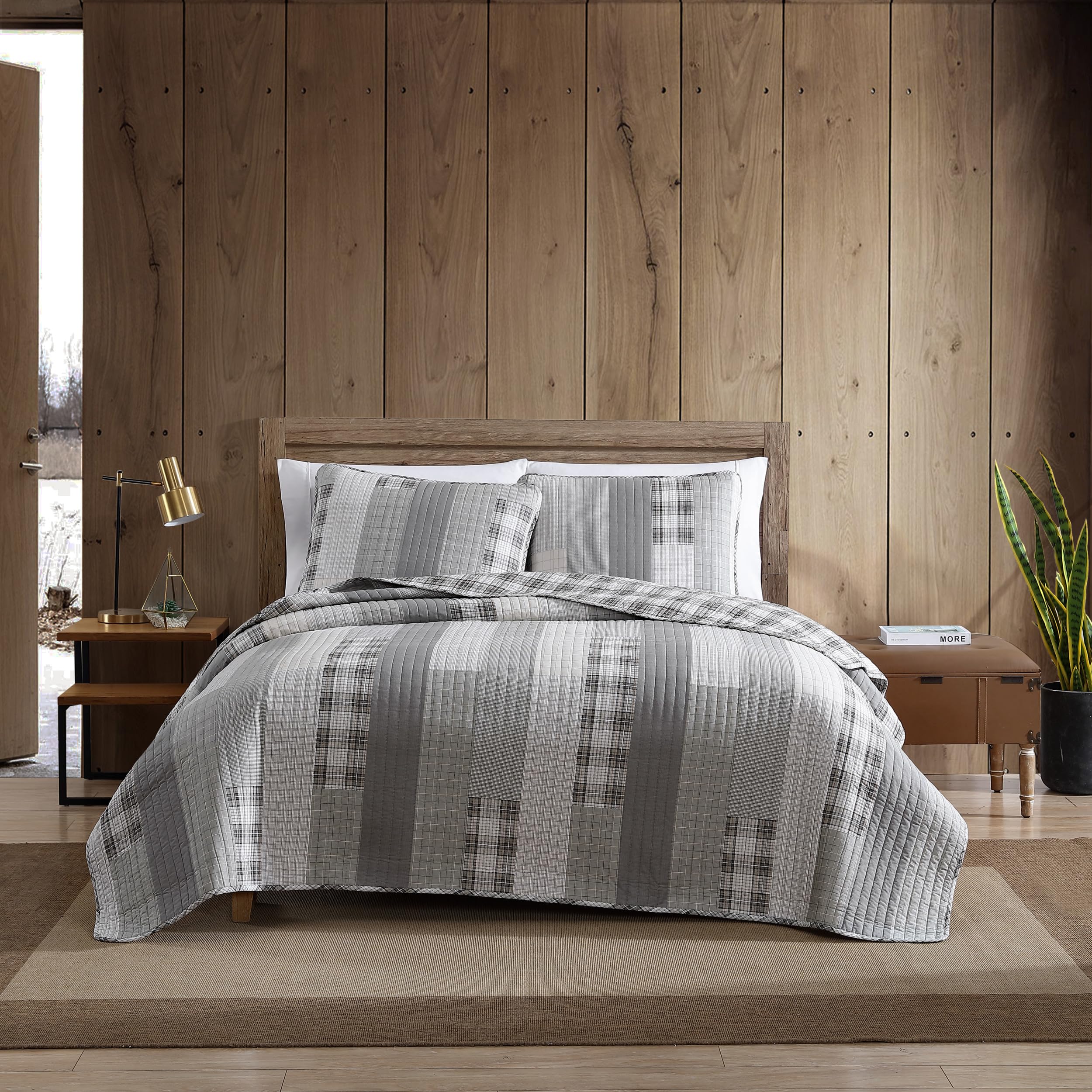 Eddie Bauer Home - Queen Quilt Set, Cotton Reversible Bedding with Matching Shams, Home Decor for All Seasons (Fairview Grey, Qu