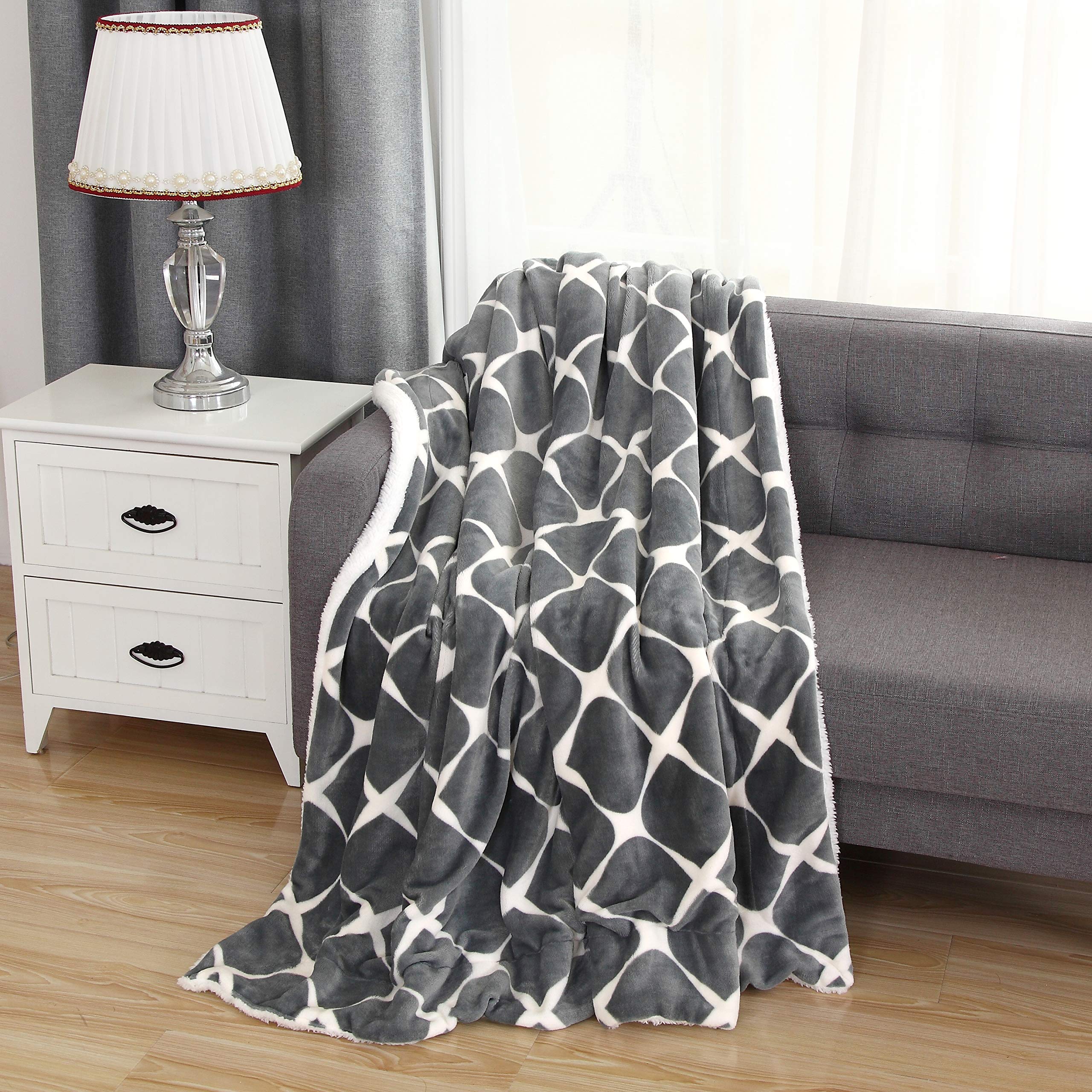 Elegant Comfort Reversible, Printed Sherpa Throw Blanket, All-Season Blanket- Super Soft, Cozy and Plush- Decorative Throw, Perf